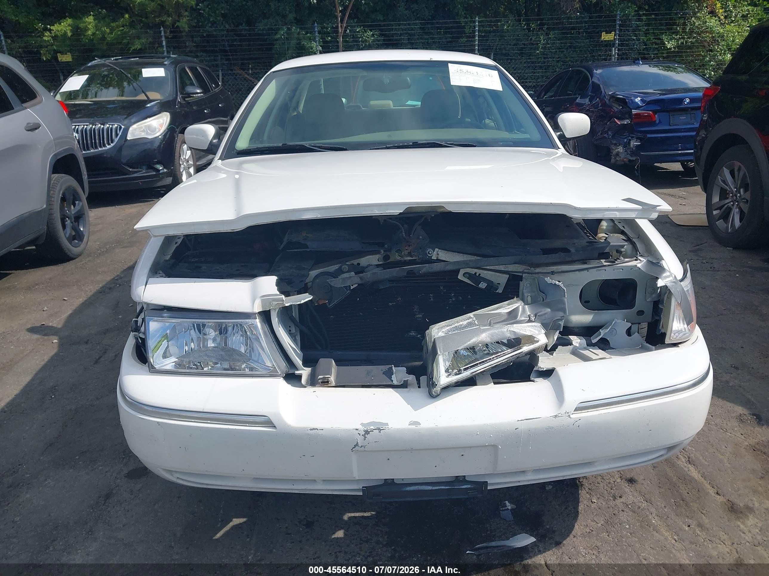 2005 Mercury Grand Marquis Ls/lse White vin: 2MEFM75W85X661271