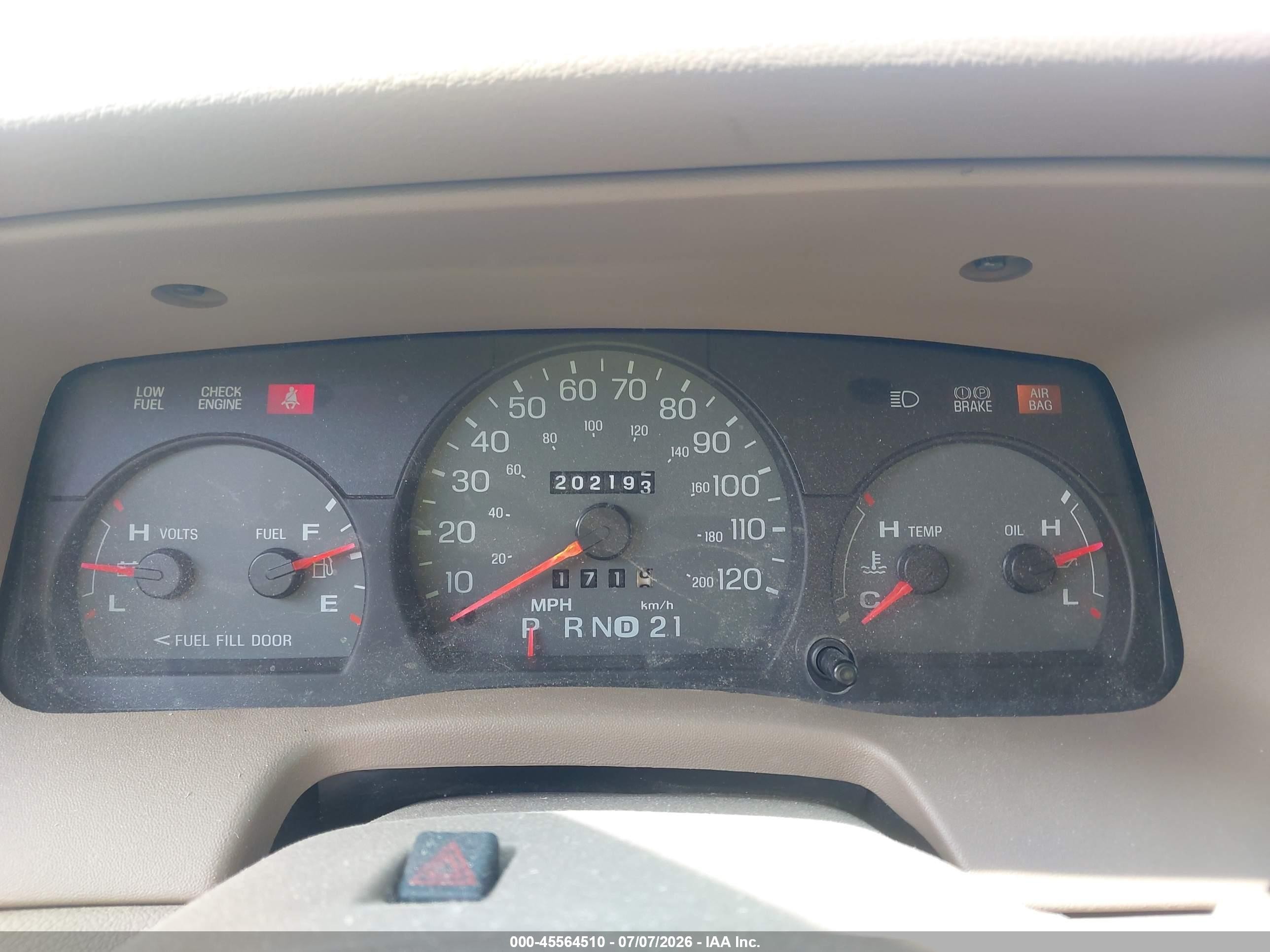 2005 Mercury Grand Marquis Ls/lse White vin: 2MEFM75W85X661271