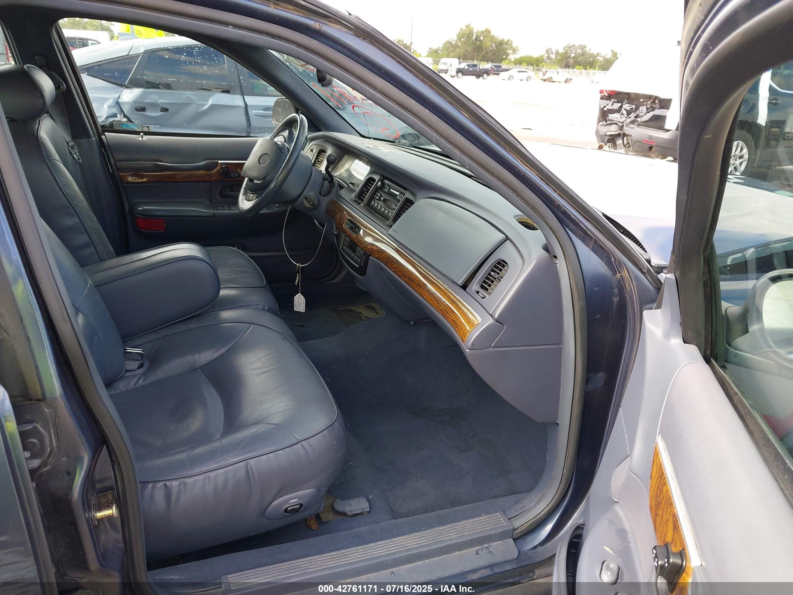 1998 Mercury Grand Marquis   vin: 2MEFM75W8WX619197