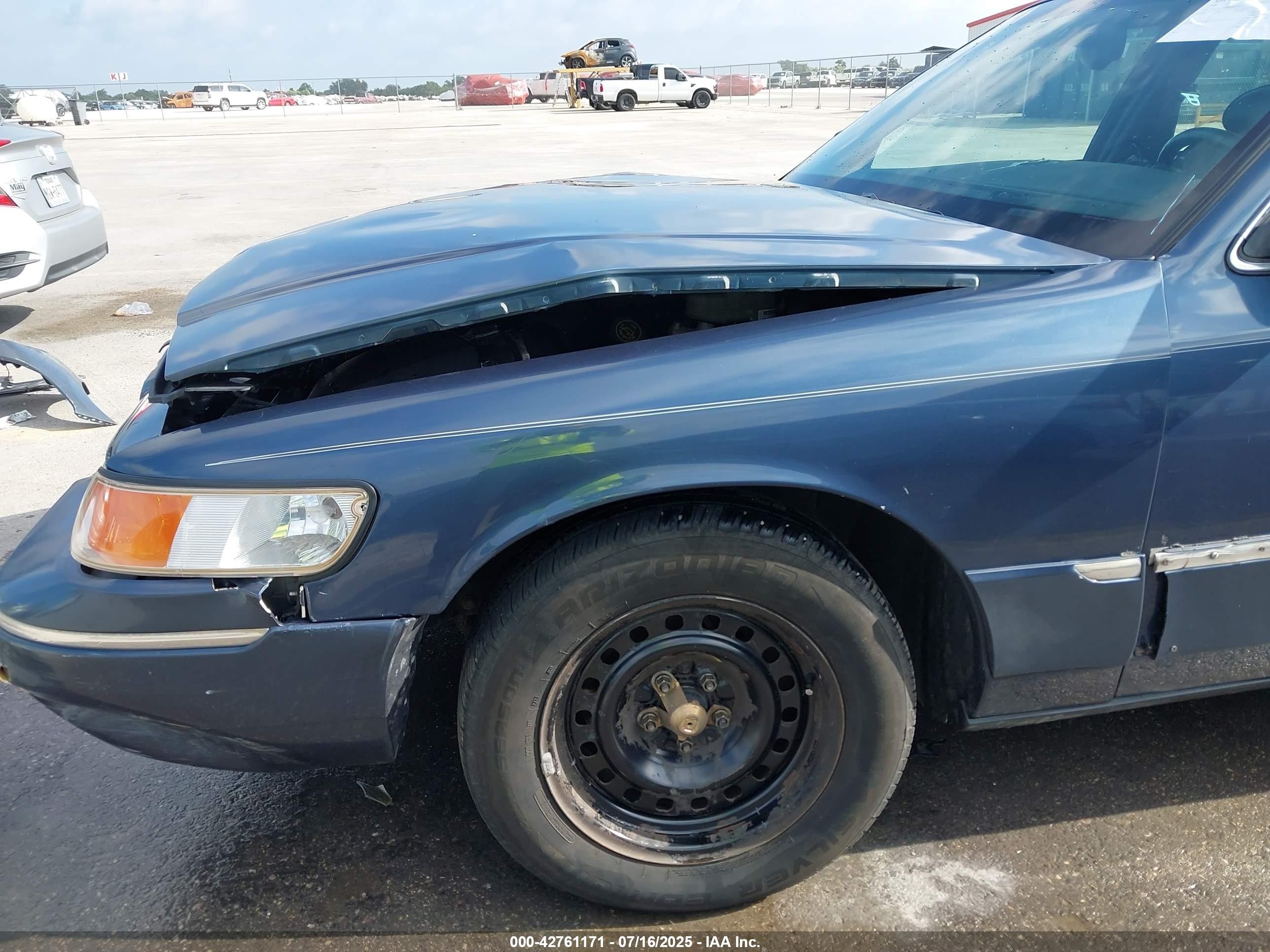 1998 Mercury Grand Marquis   vin: 2MEFM75W8WX619197