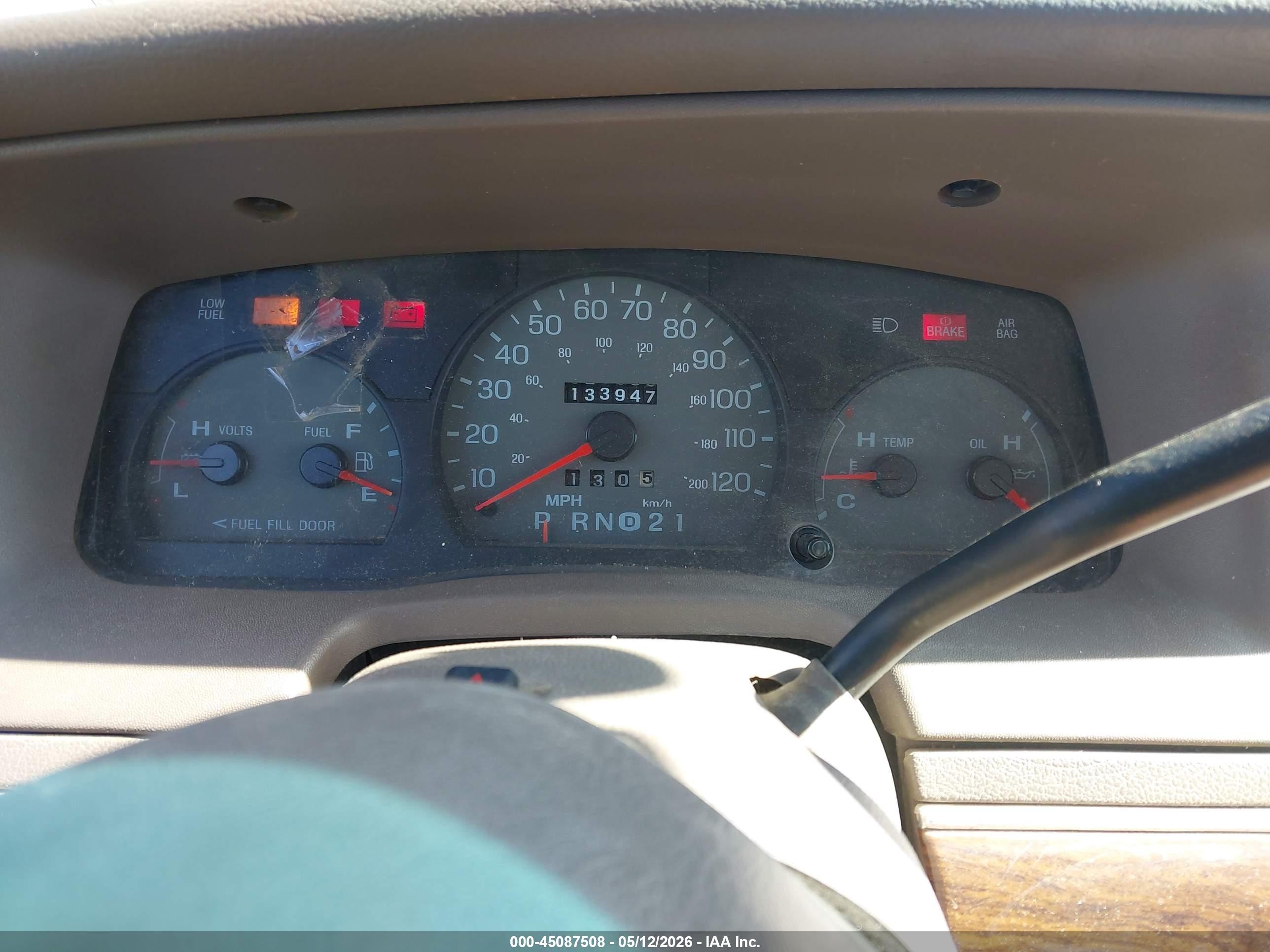 1998 Mercury Grand Marquis   Gold vin: 2MEFM75W8WX621709