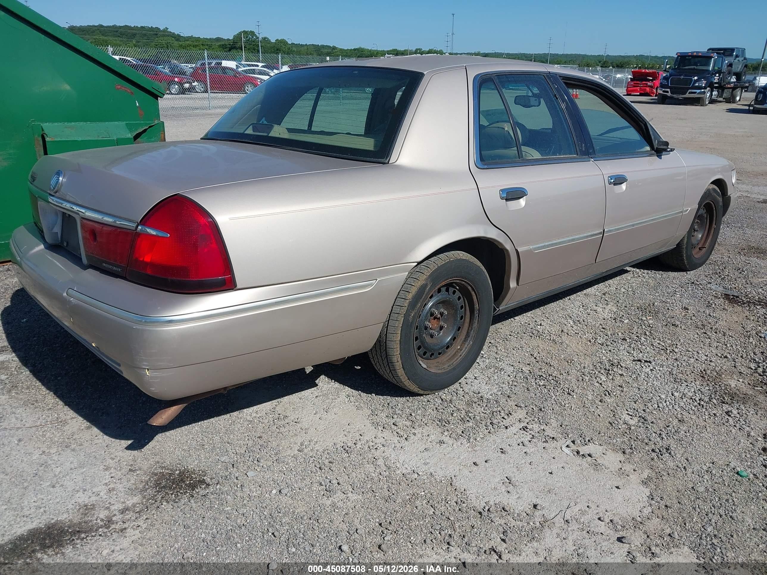 1998 Mercury Grand Marquis   Gold vin: 2MEFM75W8WX621709