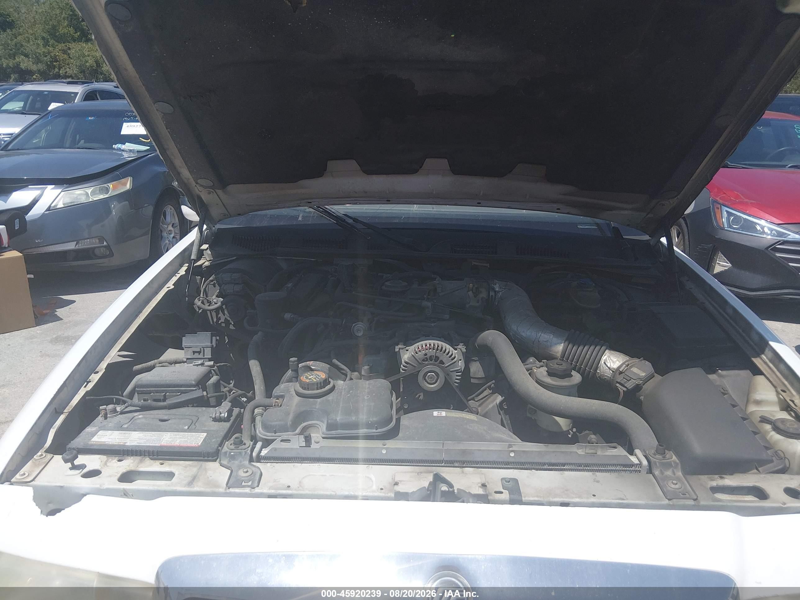 2000 Mercury Grand Marquis Ls White vin: 2MEFM75W8YX687762