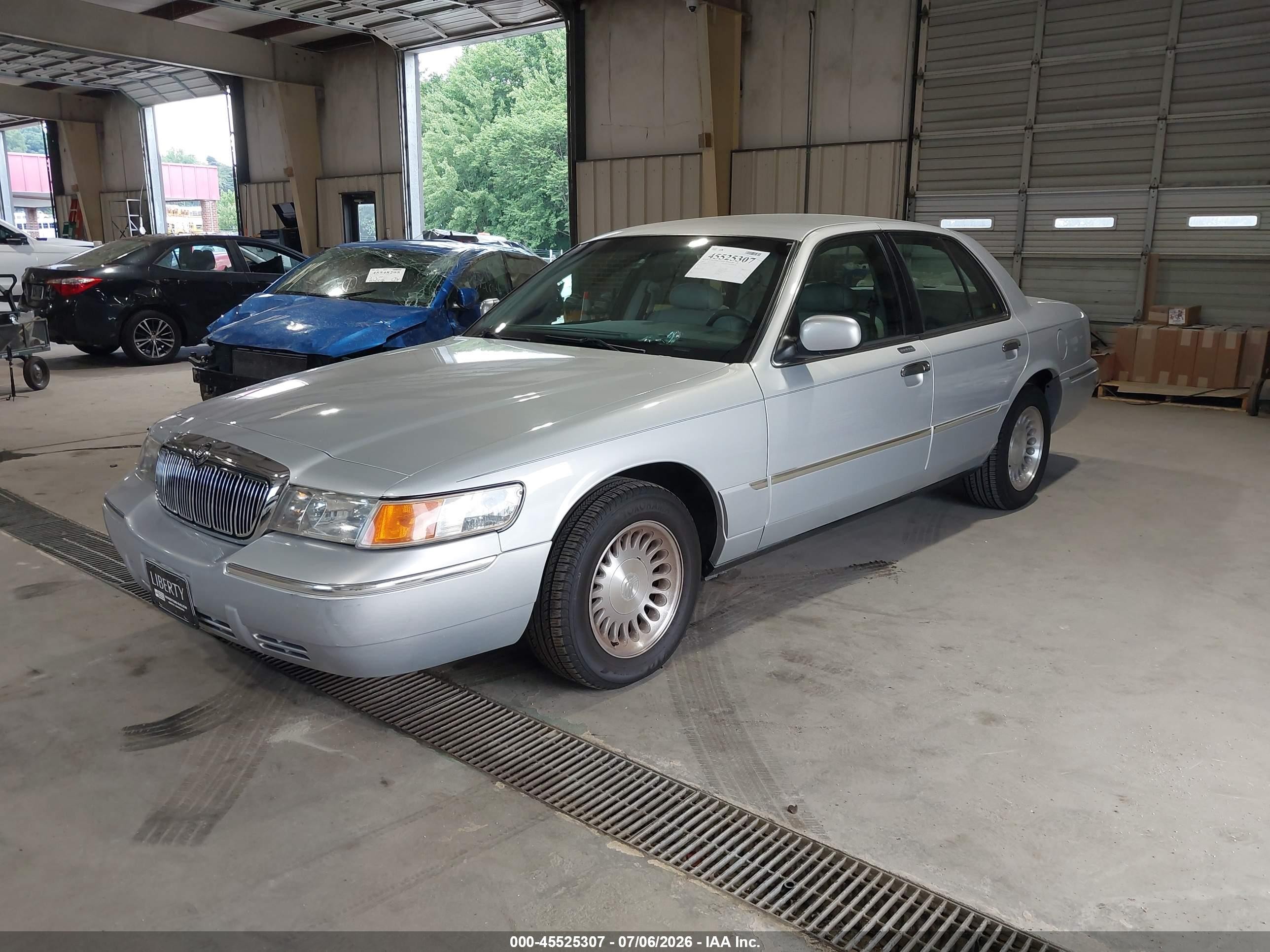 2000 Mercury Grand Marquis Ls Silver vin: 2MEFM75W8YX737754