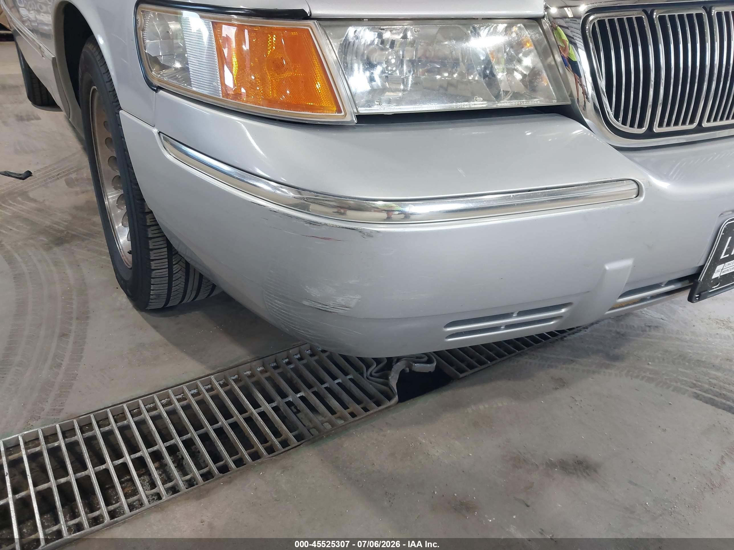 2000 Mercury Grand Marquis Ls Silver vin: 2MEFM75W8YX737754