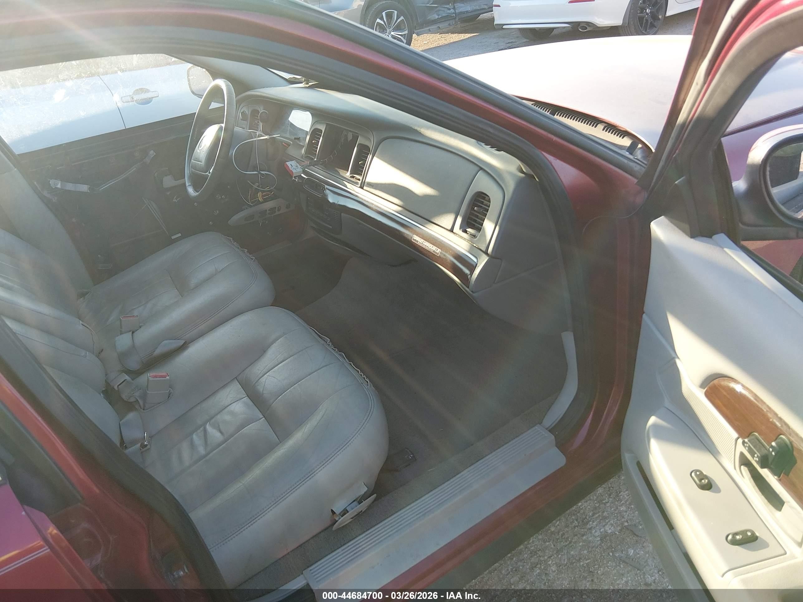 2003 Mercury Grand Marquis Ls Red vin: 2MEFM75W93X639695