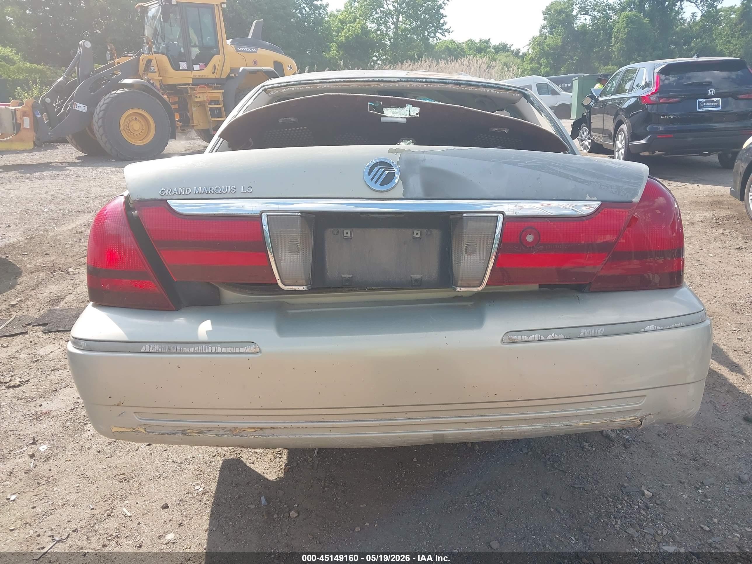 2005 Mercury Grand Marquis Ls/lse Gold vin: 2MEFM75W95X651543