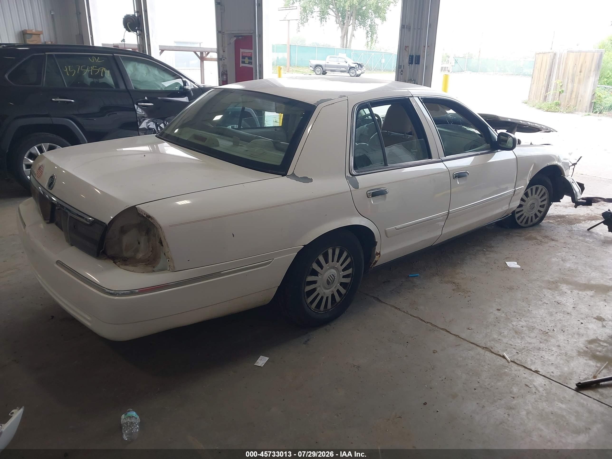 2007 Mercury Grand Marquis Ls White vin: 2MEFM75W97X614589