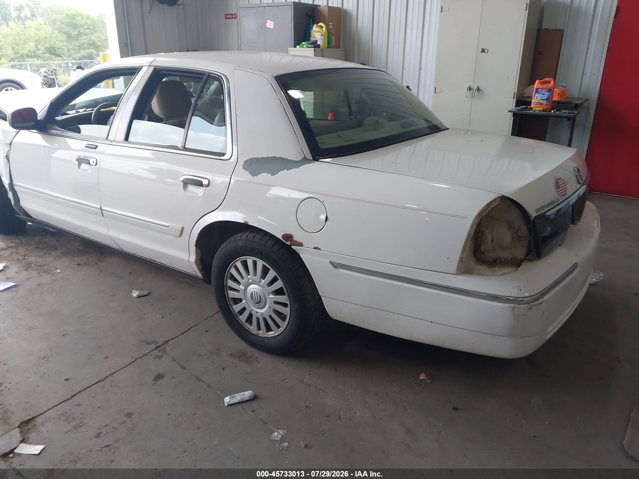 2007 Mercury Grand Marquis Ls White vin: 2MEFM75W97X614589