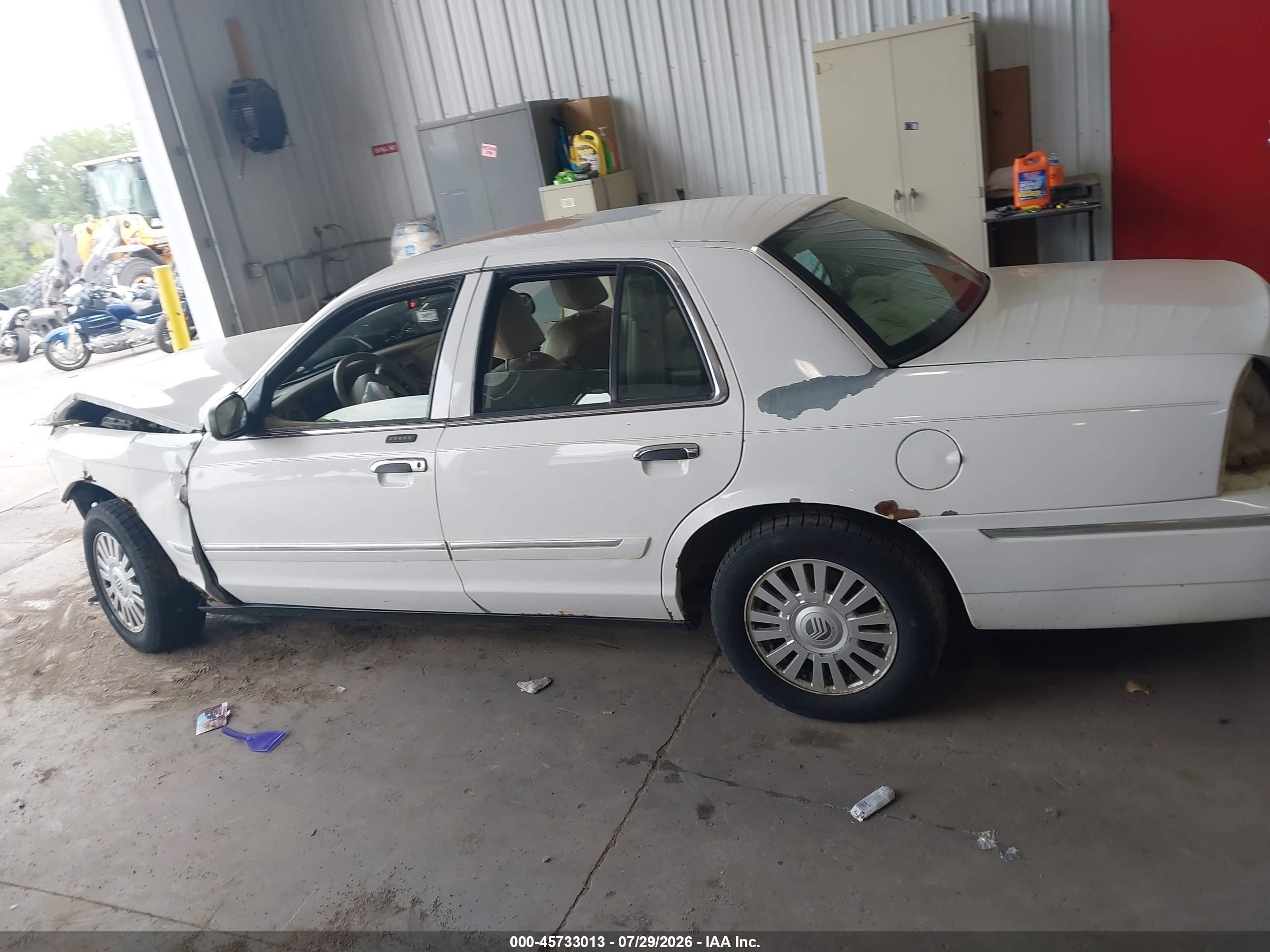 2007 Mercury Grand Marquis Ls White vin: 2MEFM75W97X614589