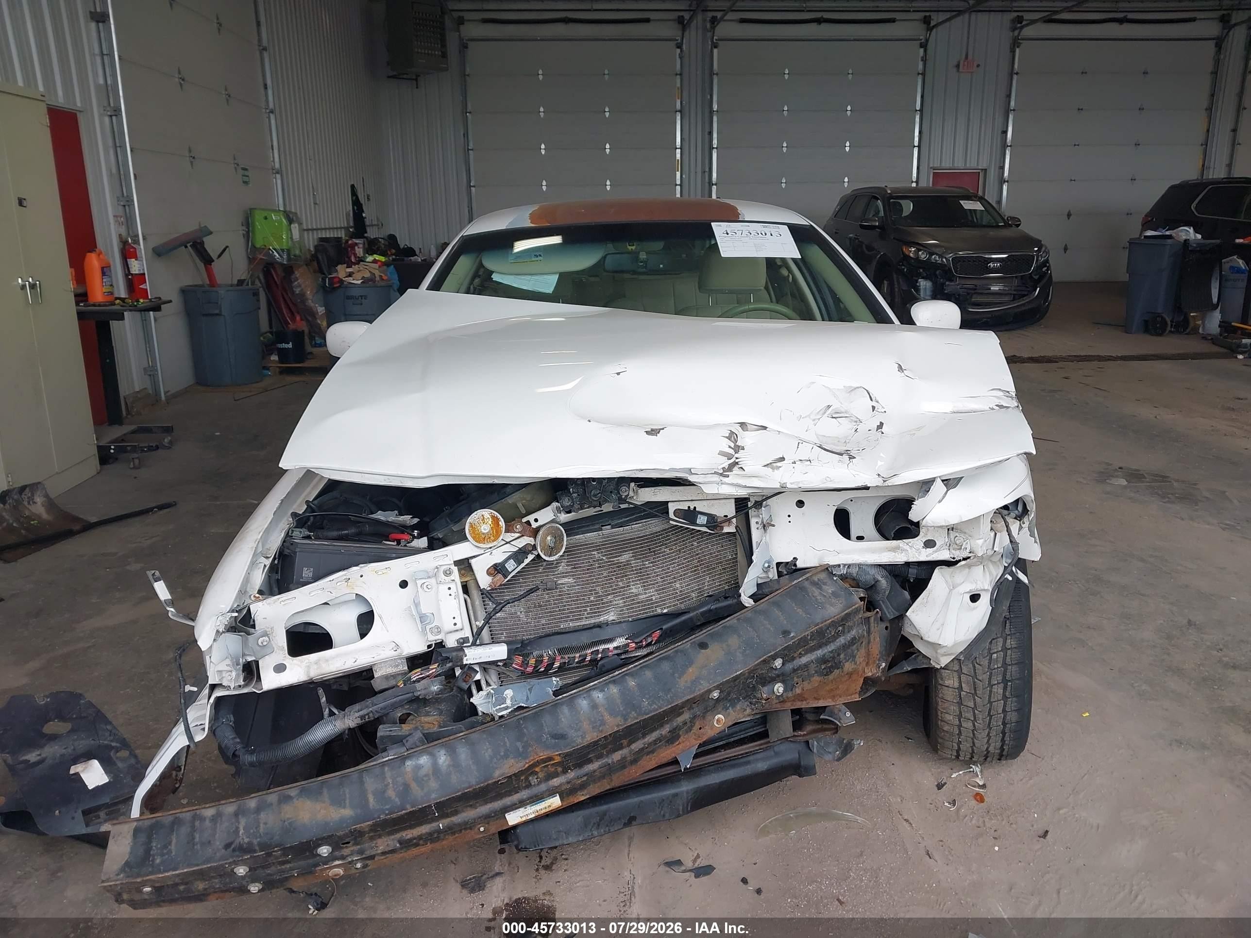 2007 Mercury Grand Marquis Ls White vin: 2MEFM75W97X614589