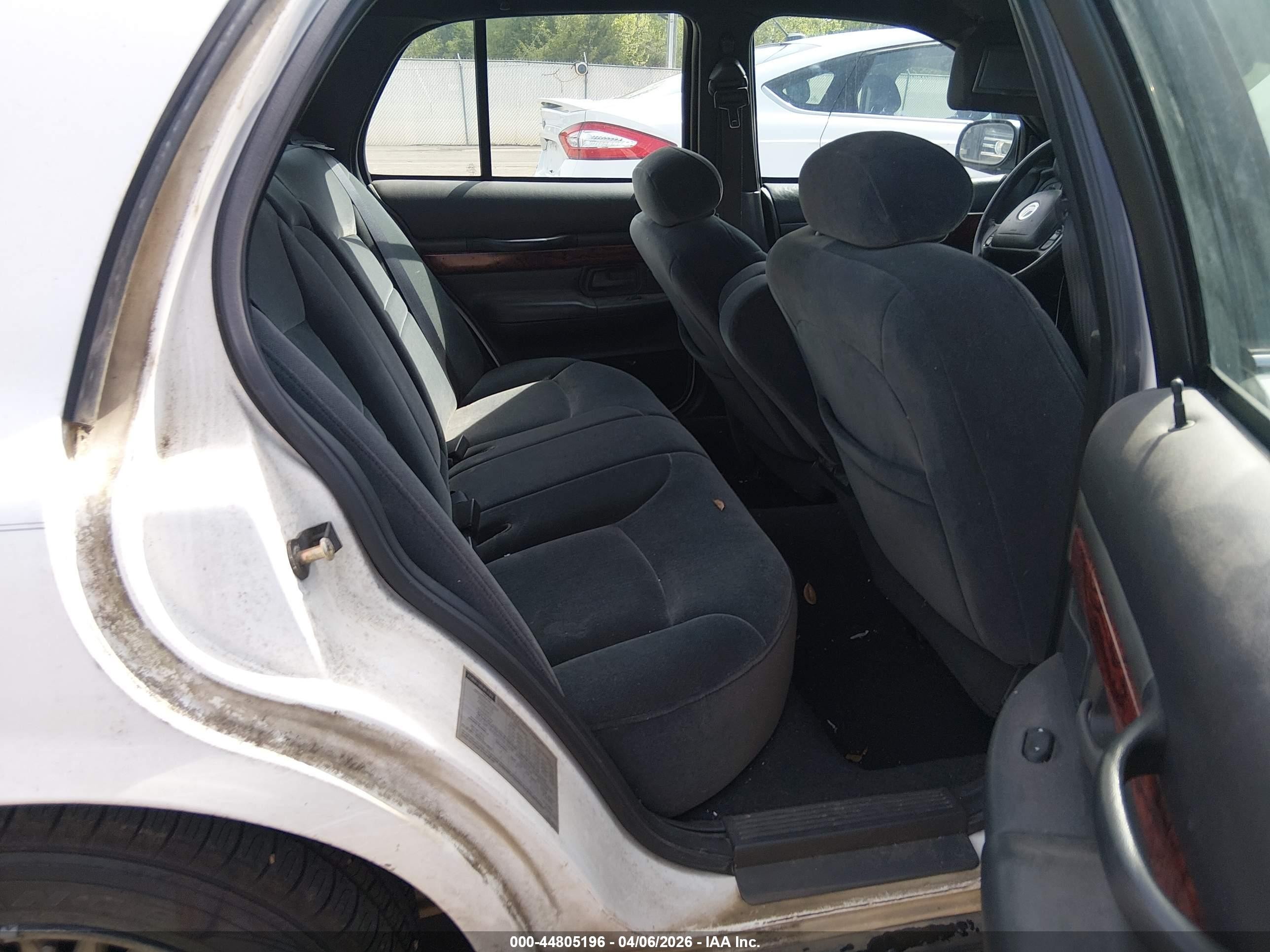 2001 Mercury Grand Marquis Ls White vin: 2MEFM75WX1X656566