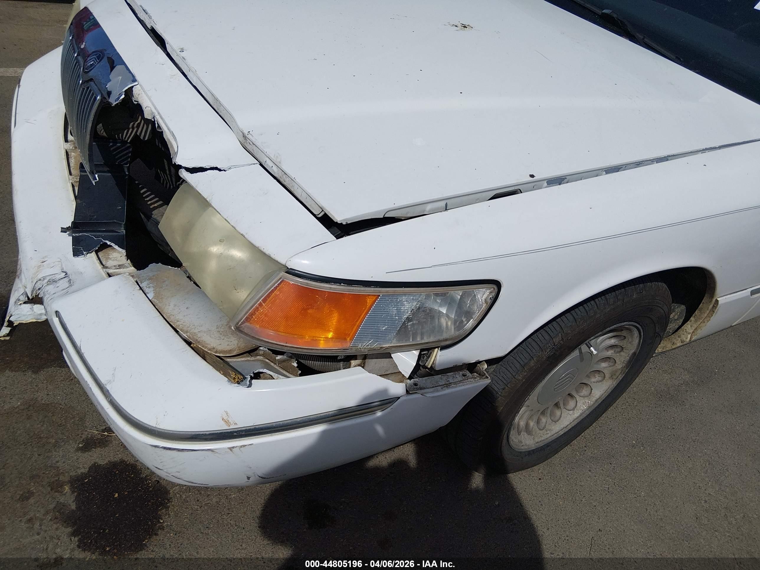 2001 Mercury Grand Marquis Ls White vin: 2MEFM75WX1X656566