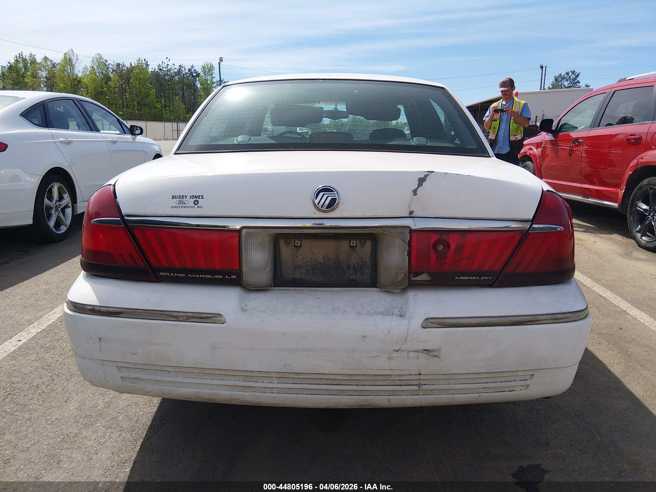 2001 Mercury Grand Marquis Ls Белый vin: 2MEFM75WX1X656566
