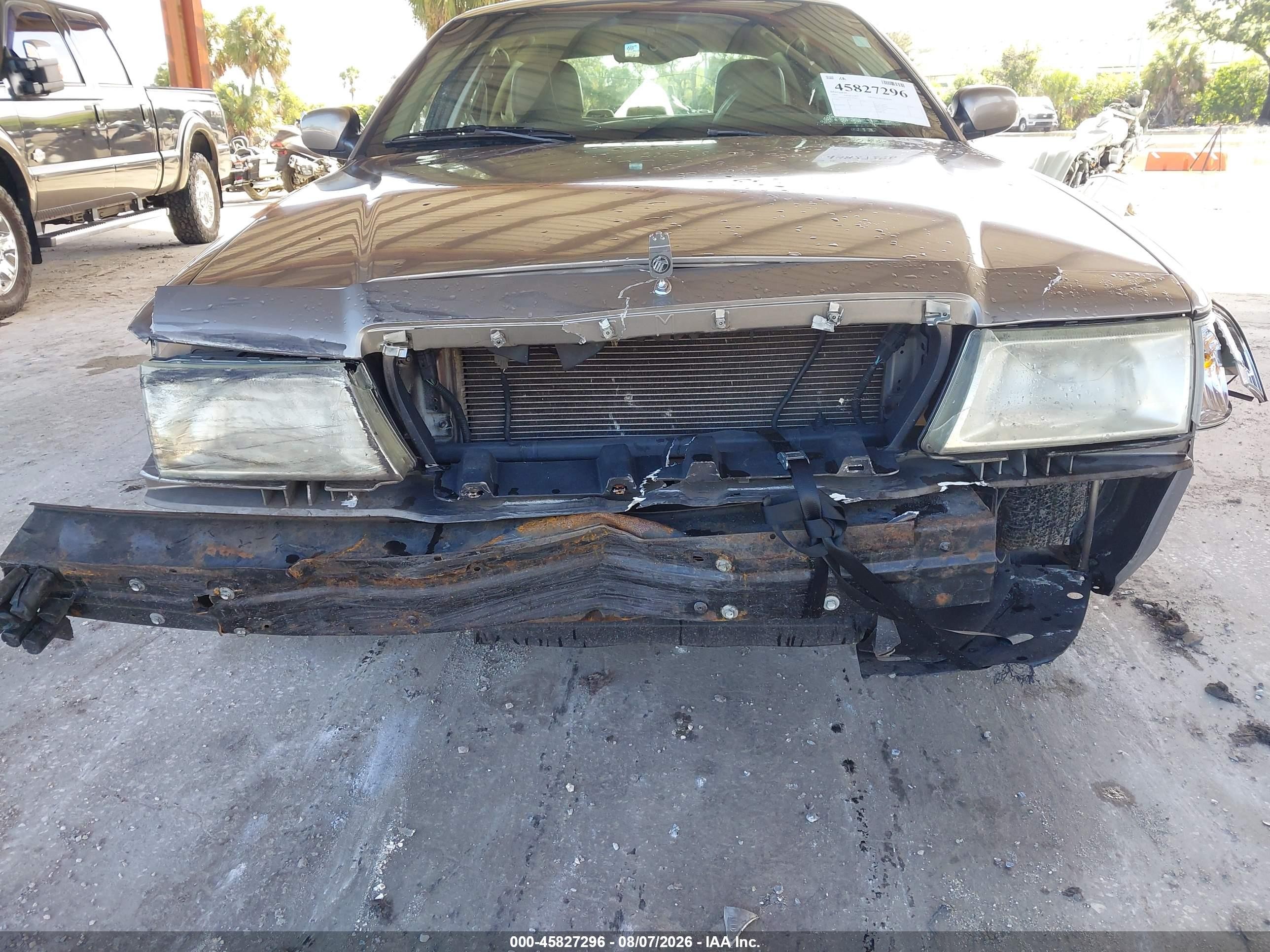 2003 Mercury Grand Marquis Ls Tan vin: 2MEFM75WX3X694222