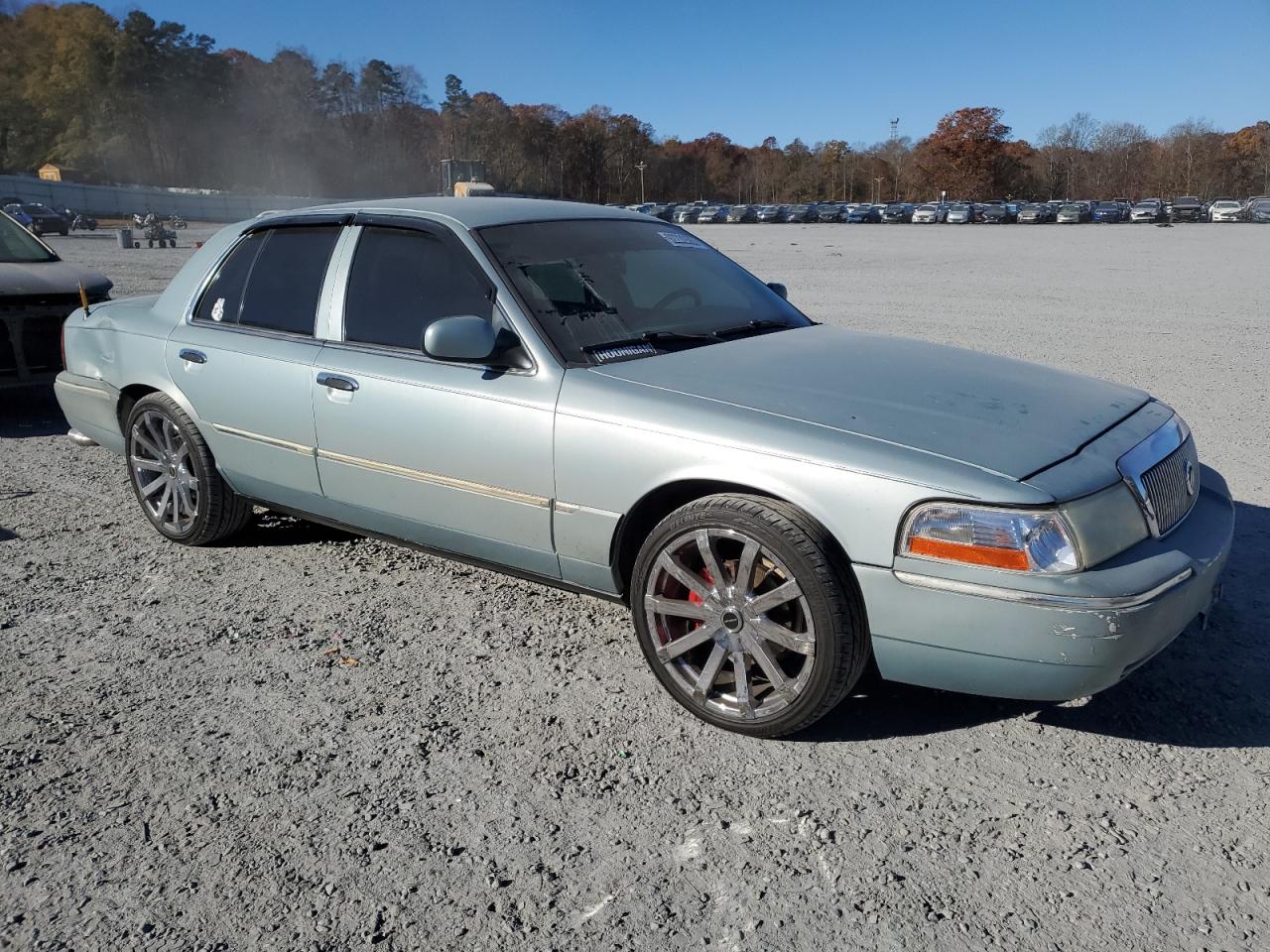 2005 Mercury Marquis Silver vin: 2MEFM75WX5X630328