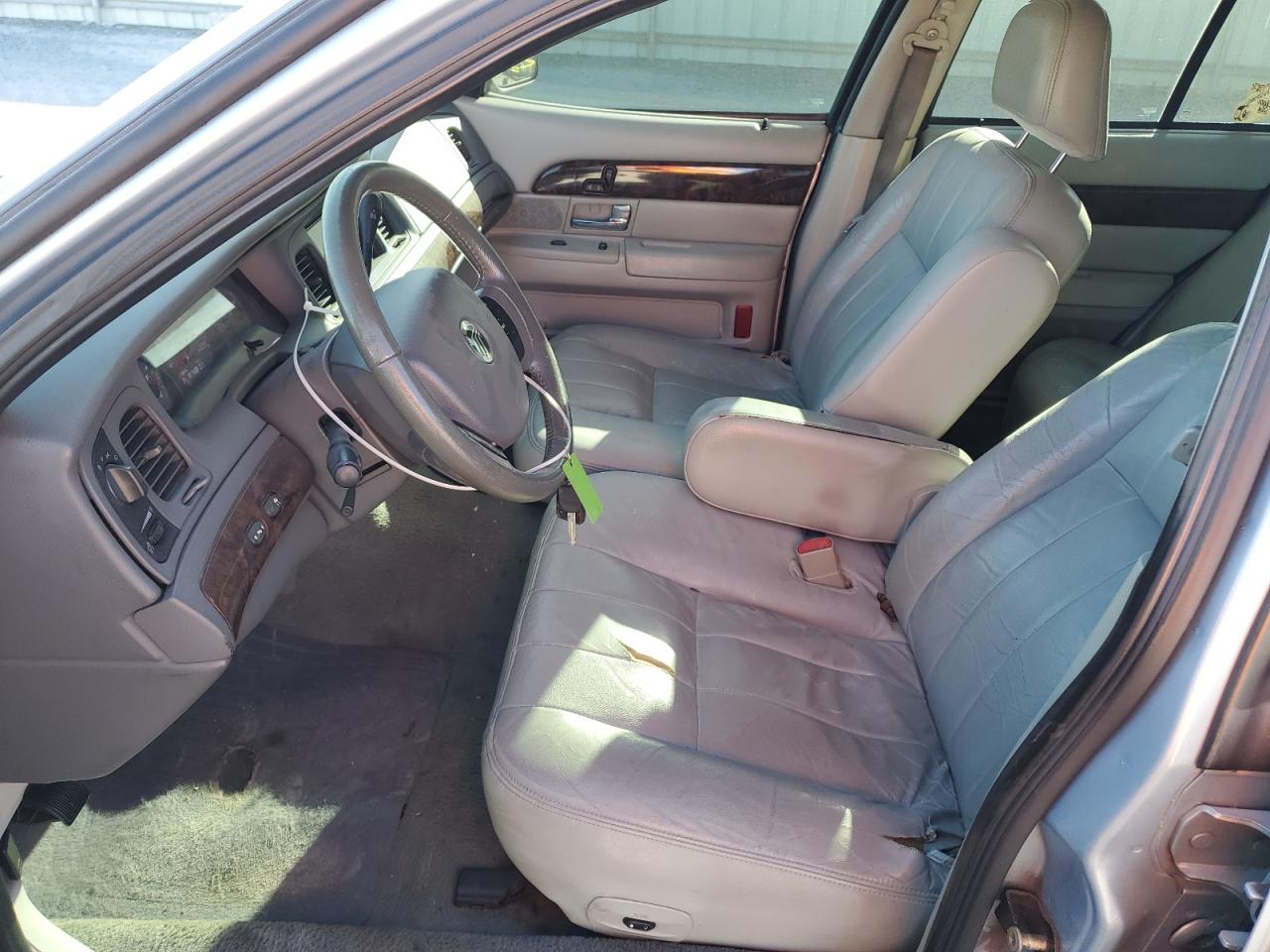 2005 Mercury Marquis Silver vin: 2MEFM75WX5X630328