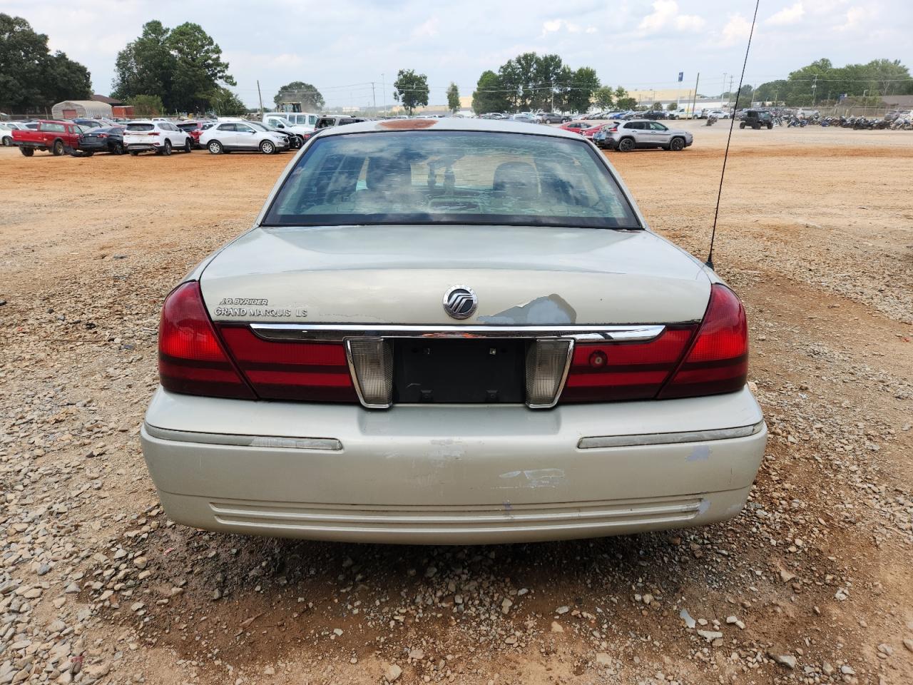 2005 Mercury Grand Marquis Ls Beige vin: 2MEFM75WX5X656962