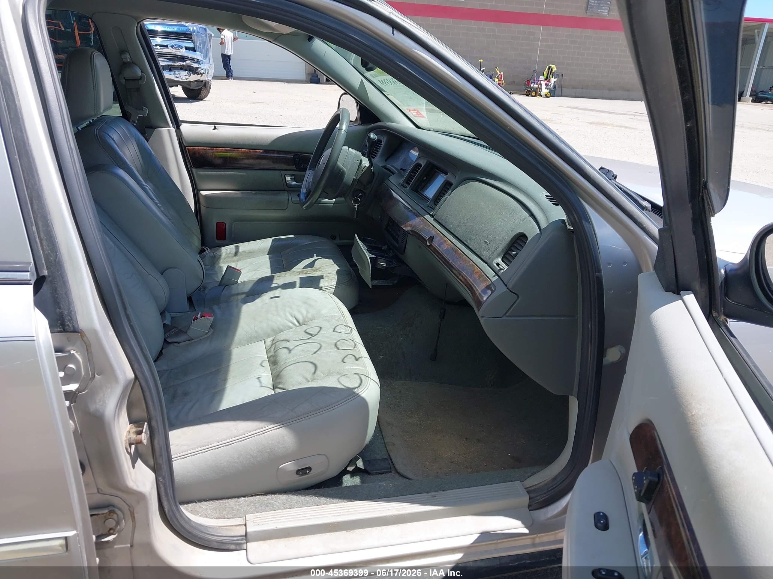 2005 Mercury Grand Marquis Ls/lse Silver vin: 2MEFM75WX5X660879