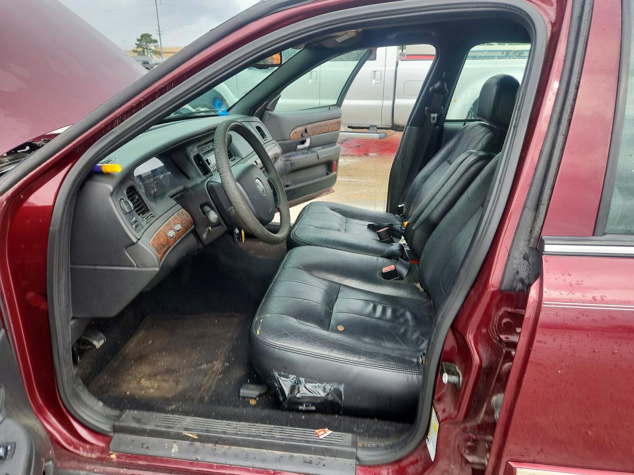 2006 Mercury Grand Marquis Ls Burgundy vin: 2MEFM75WX6X640584