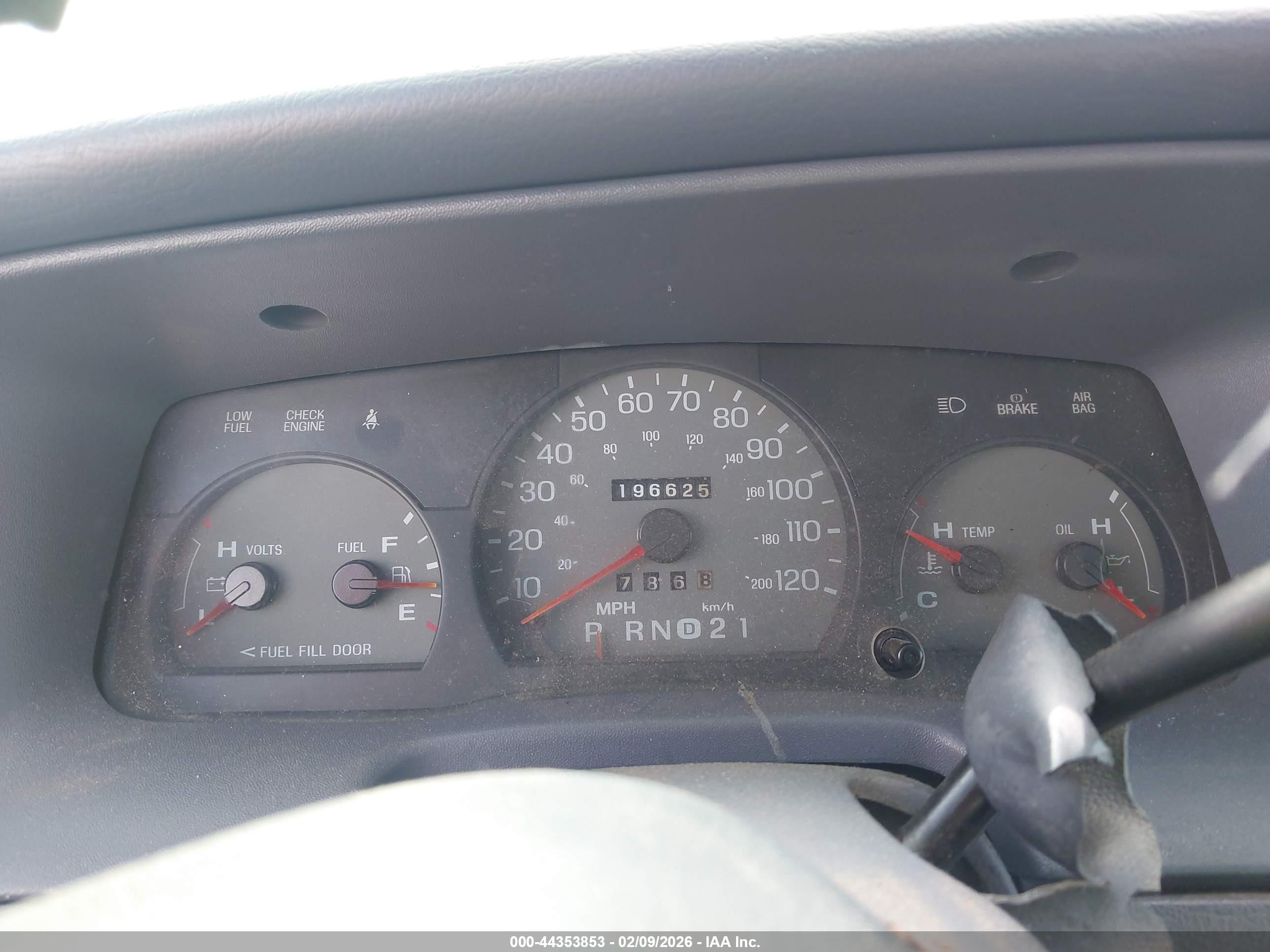 1998 Mercury Grand Marquis   White vin: 2MEFM75WXWX621436