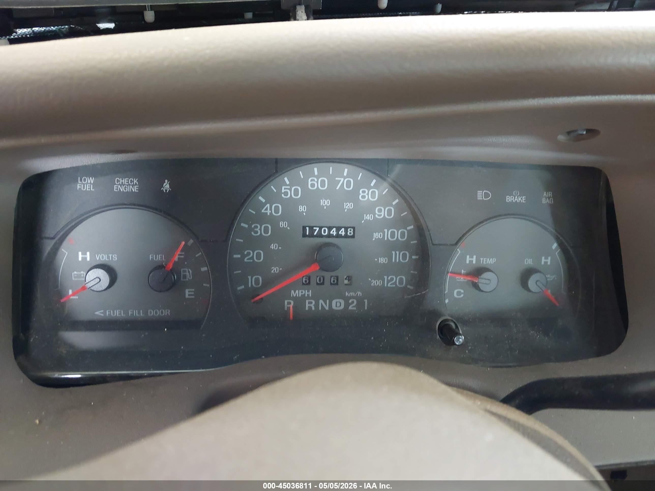 1998 Mercury Grand Marquis   Бежевый vin: 2MEFM75WXWX658616