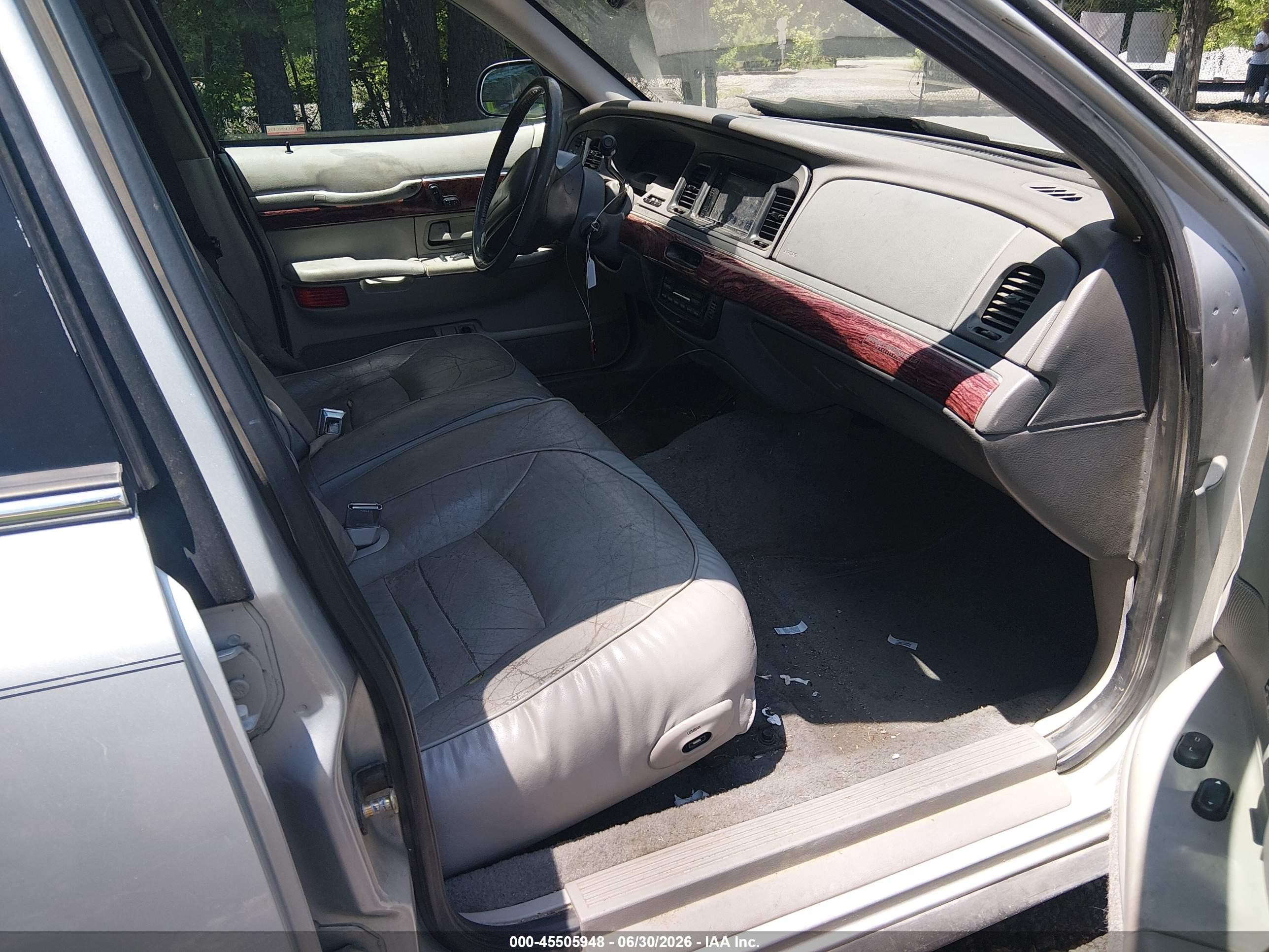 2000 Mercury Grand Marquis Ls Серебряный vin: 2MEFM75WXYX614490