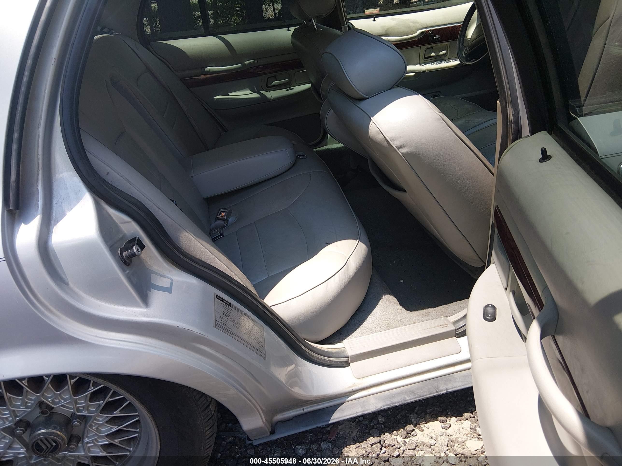 2000 Mercury Grand Marquis Ls Серебряный vin: 2MEFM75WXYX614490