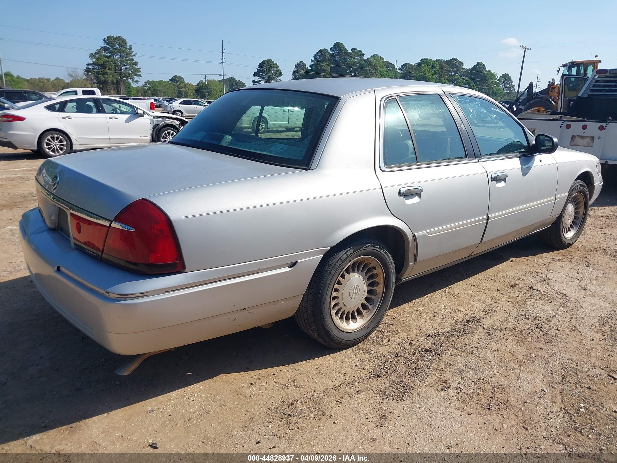 2000 Mercury Grand Marquis Ls Серебряный vin: 2MEFM75WXYX694227