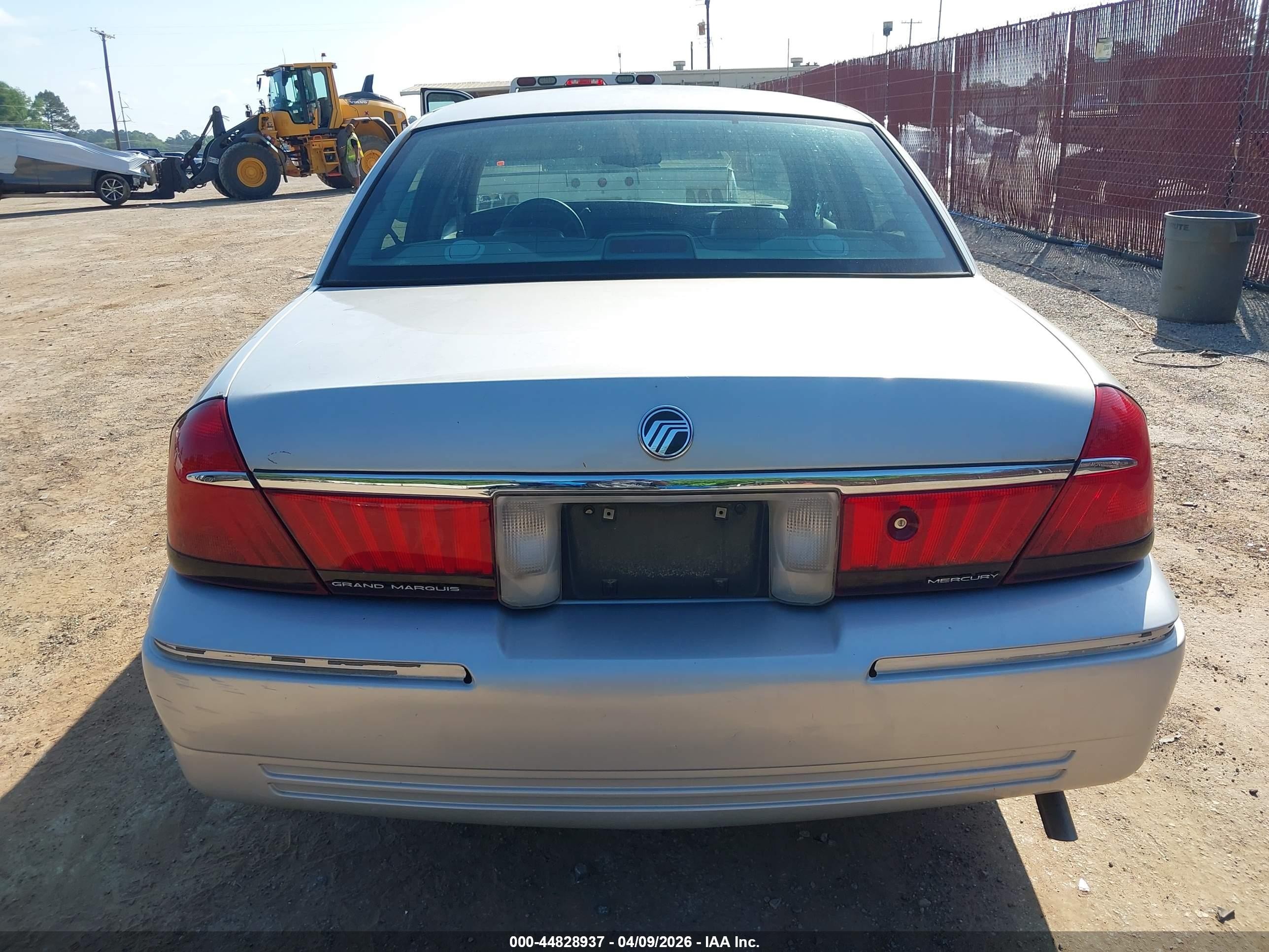 2000 Mercury Grand Marquis Ls Серебряный vin: 2MEFM75WXYX694227