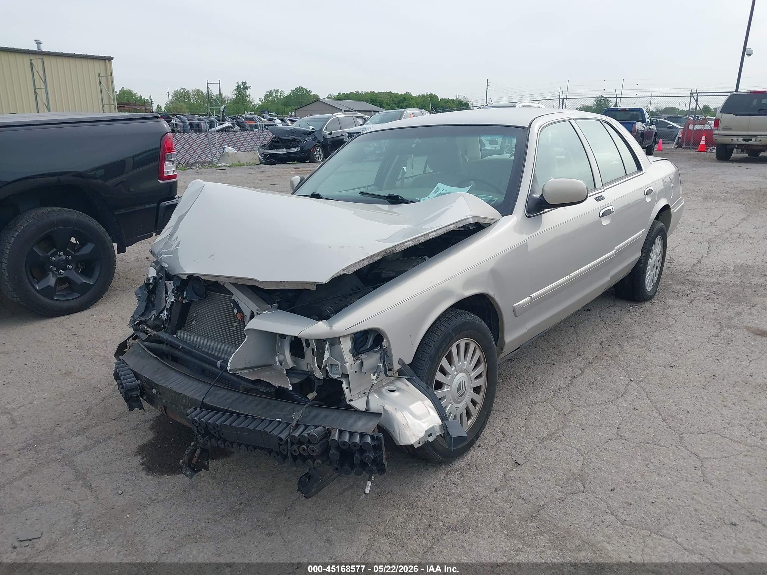 2007 Mercury Grand Marquis Ls Champagne vin: 2MEHM75V07X636609