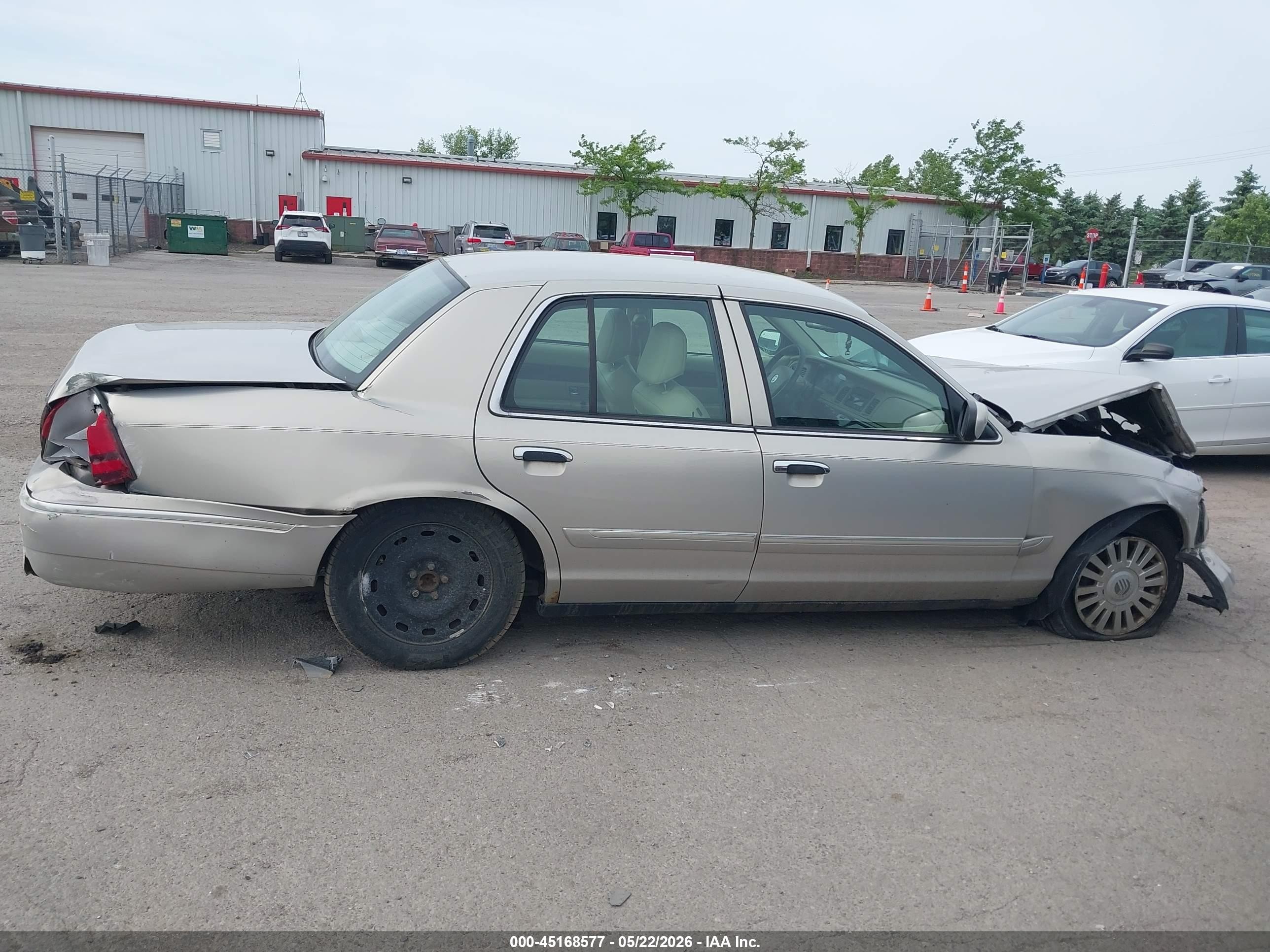 2007 Mercury Grand Marquis Ls Champagne vin: 2MEHM75V07X636609