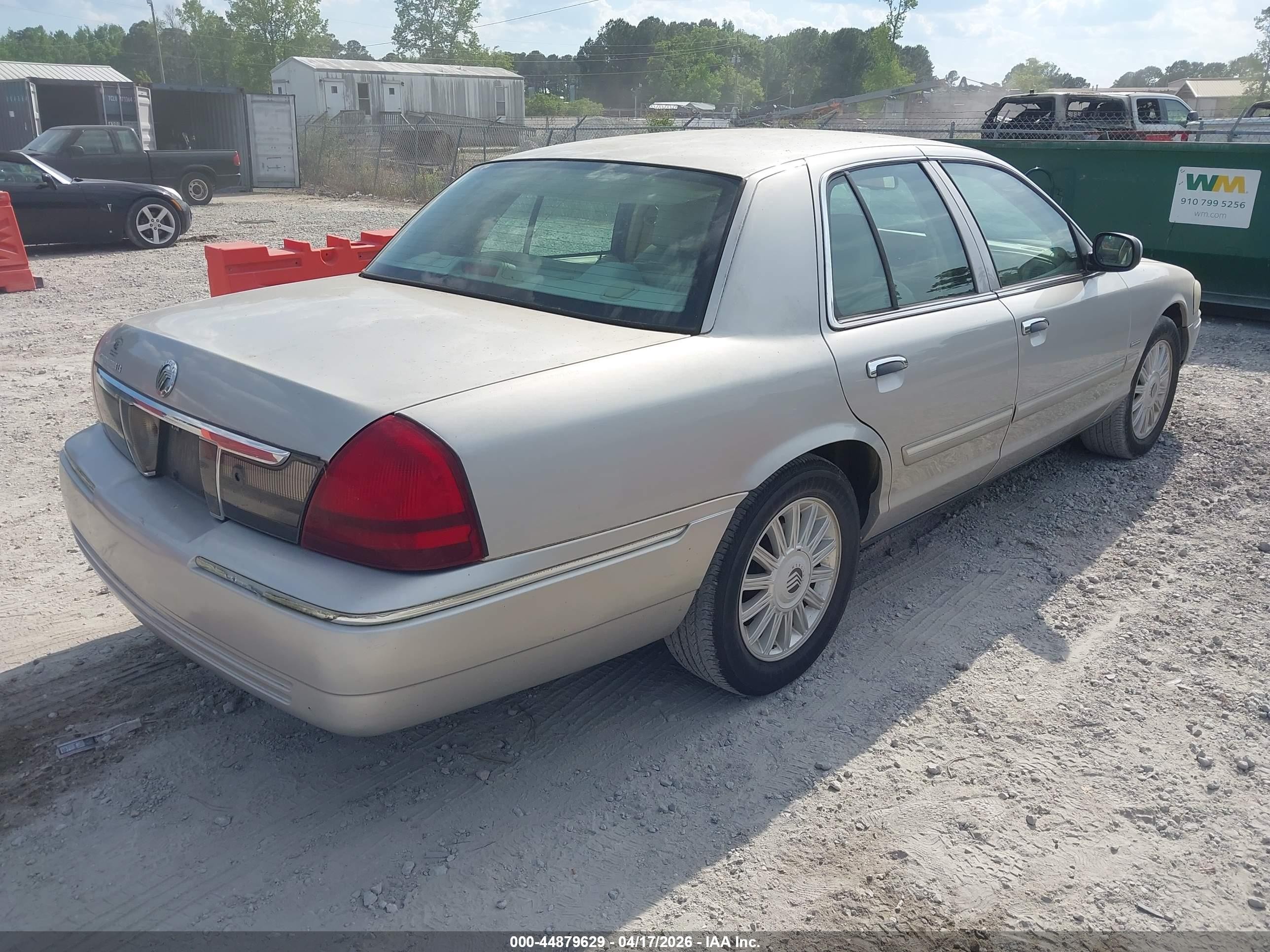 2009 Mercury Grand Marquis Ls (fleet Only) Серебряный vin: 2MEHM75V09X615763