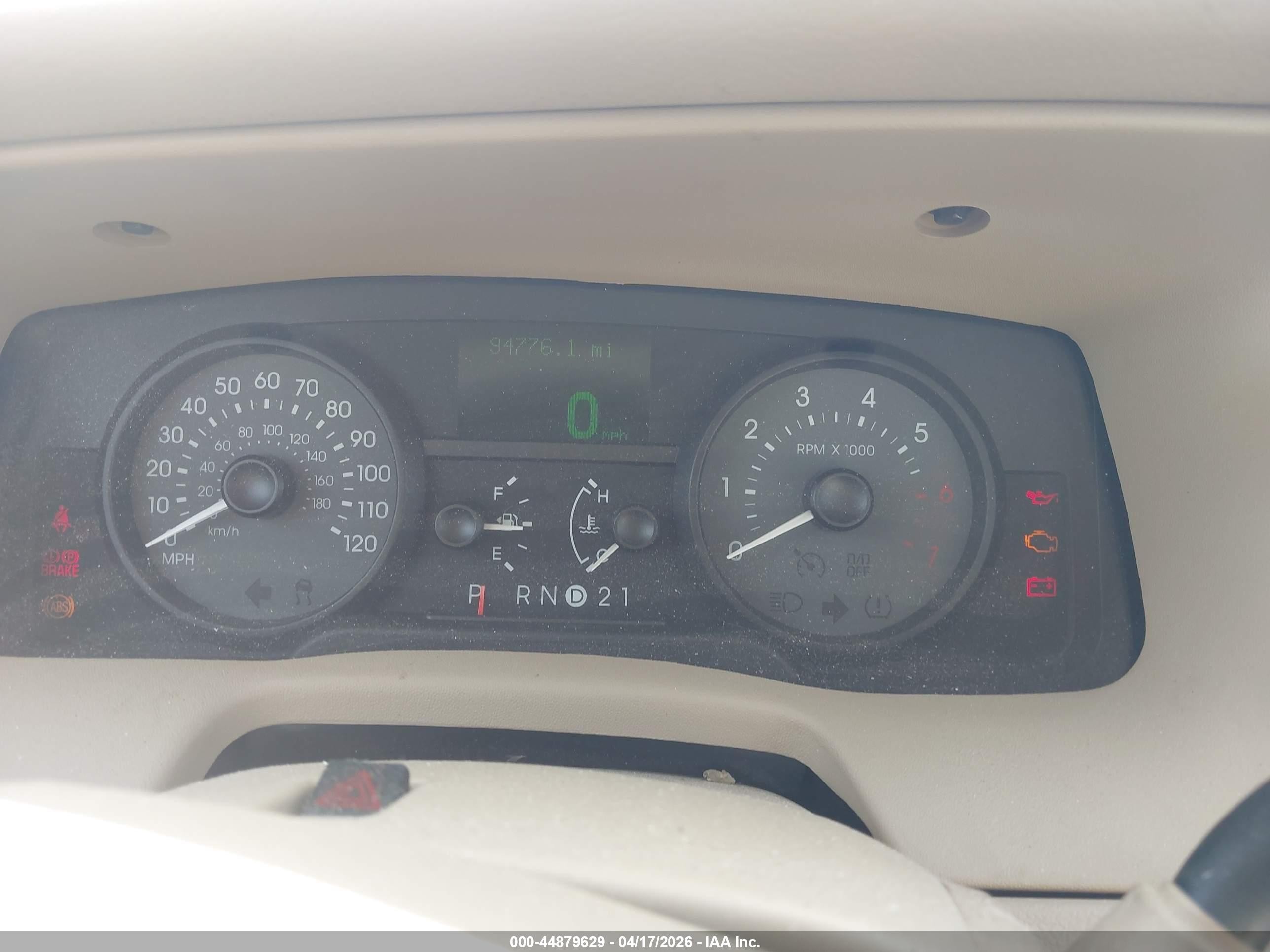 2009 Mercury Grand Marquis Ls (fleet Only) Серебряный vin: 2MEHM75V09X615763
