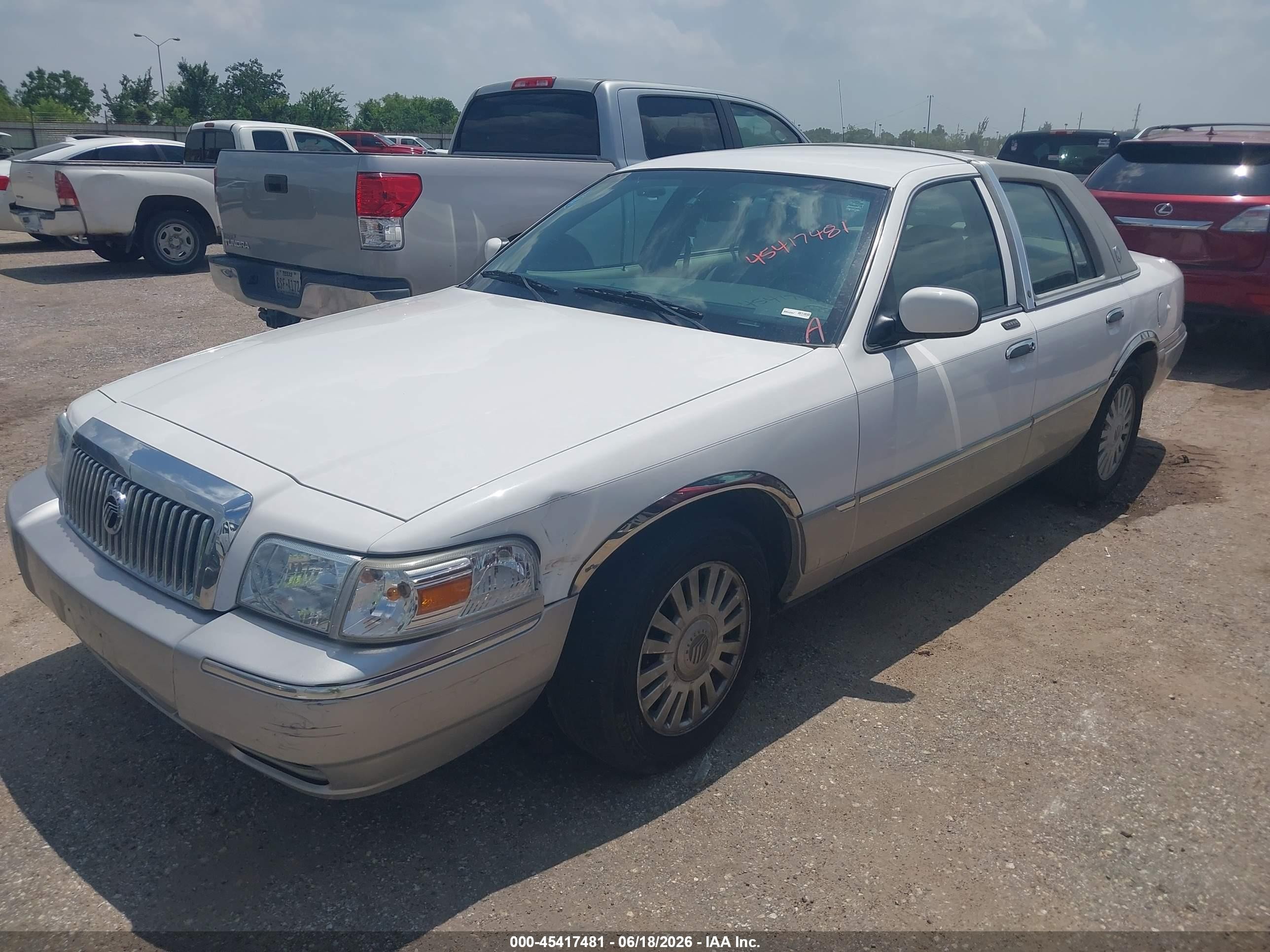 2007 Mercury Grand Marquis Ls White vin: 2MEHM75V17X604719
