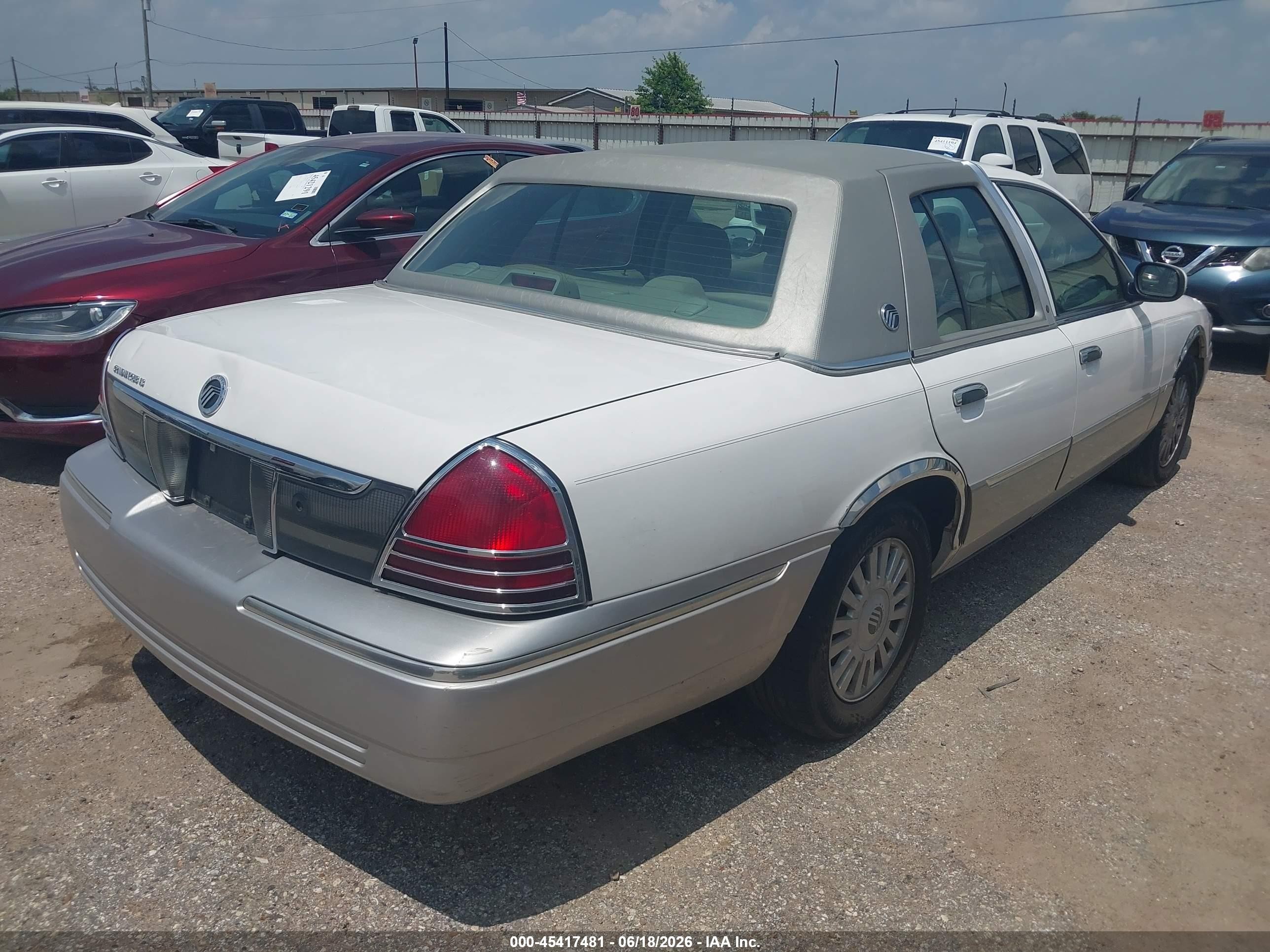 2007 Mercury Grand Marquis Ls White vin: 2MEHM75V17X604719