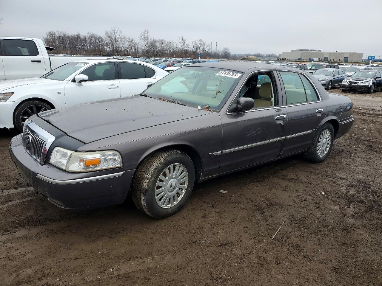 2008 Mercury Grand Marquis Brown vin: 2MEHM75V17X636537