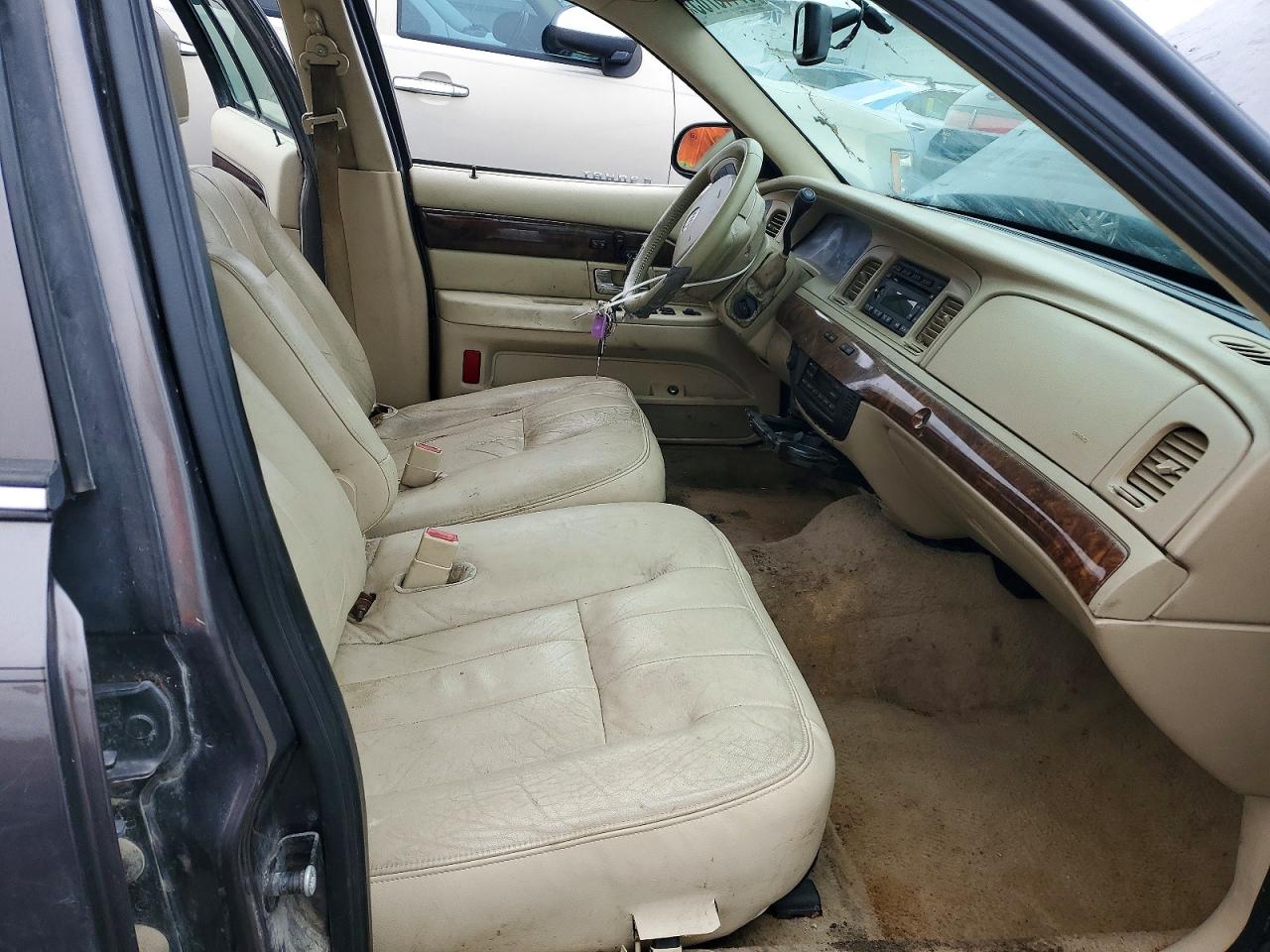 2008 Mercury Grand Marquis Brown vin: 2MEHM75V17X636537