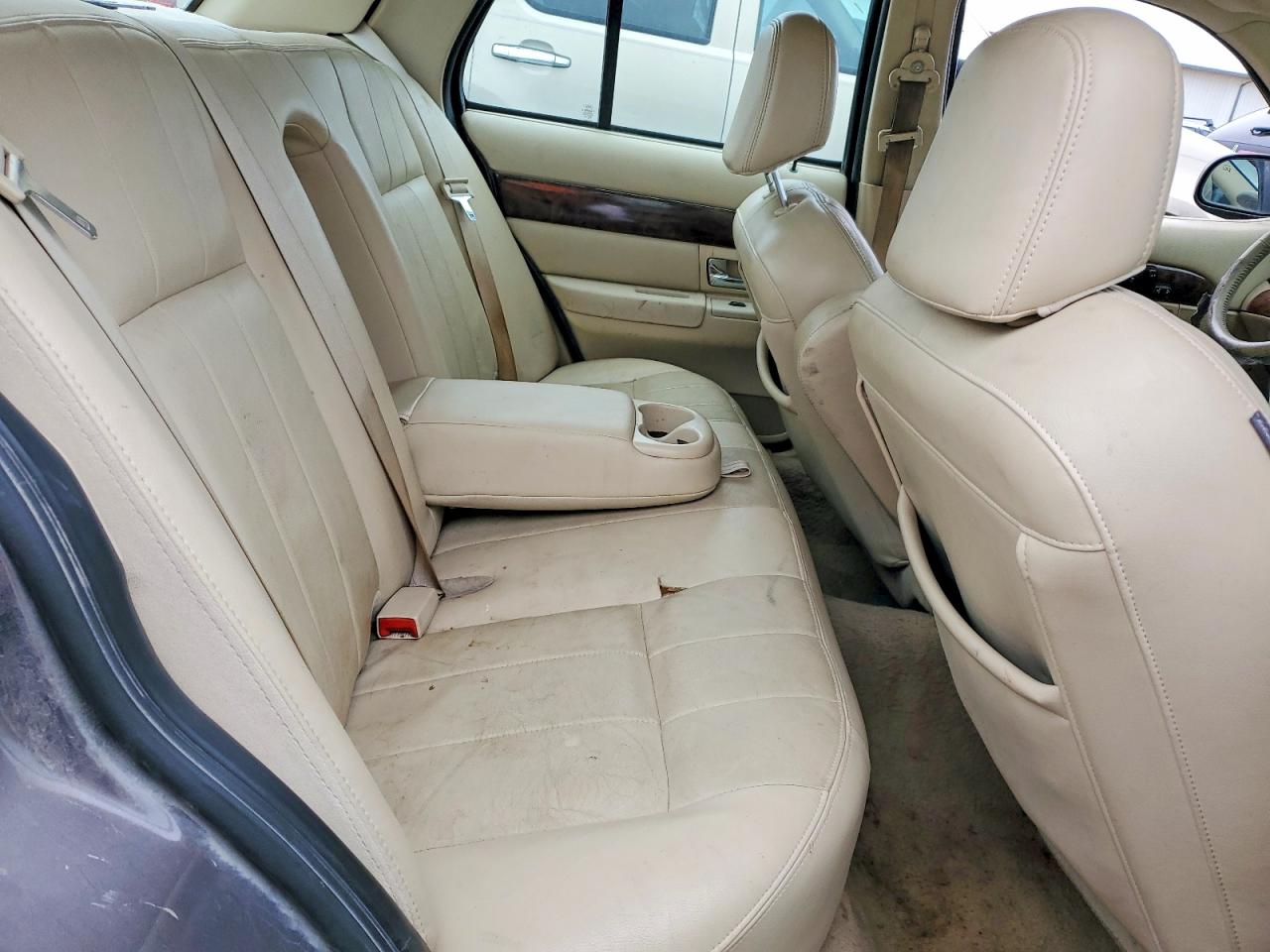 2008 Mercury Grand Marquis Brown vin: 2MEHM75V17X636537
