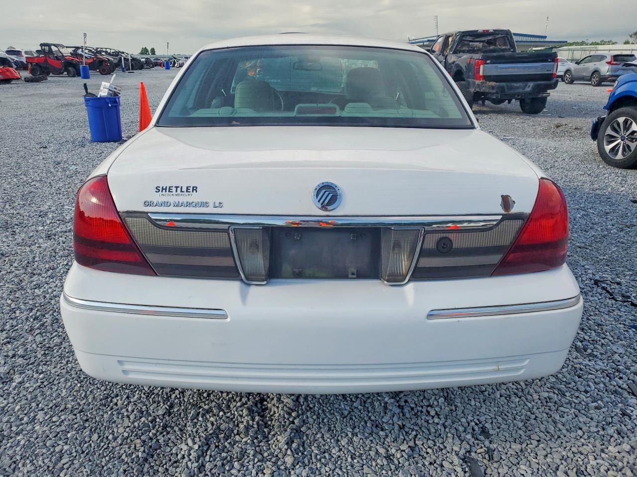 2008 Mercury Grand Marquis Ls White vin: 2MEHM75V18X625927
