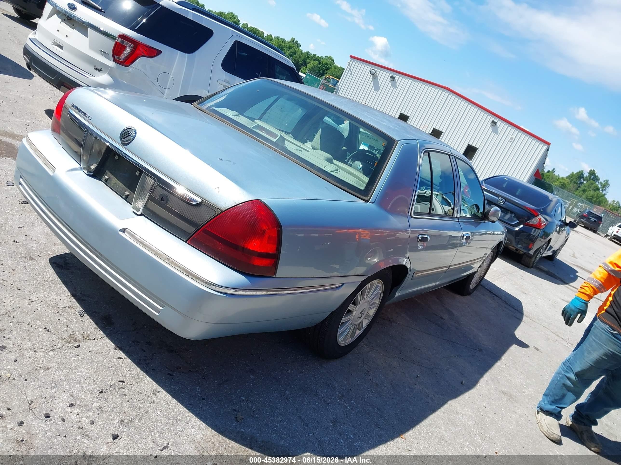 2009 Mercury Grand Marquis Ls (fleet Only) Light Blue vin: 2MEHM75V19X625055
