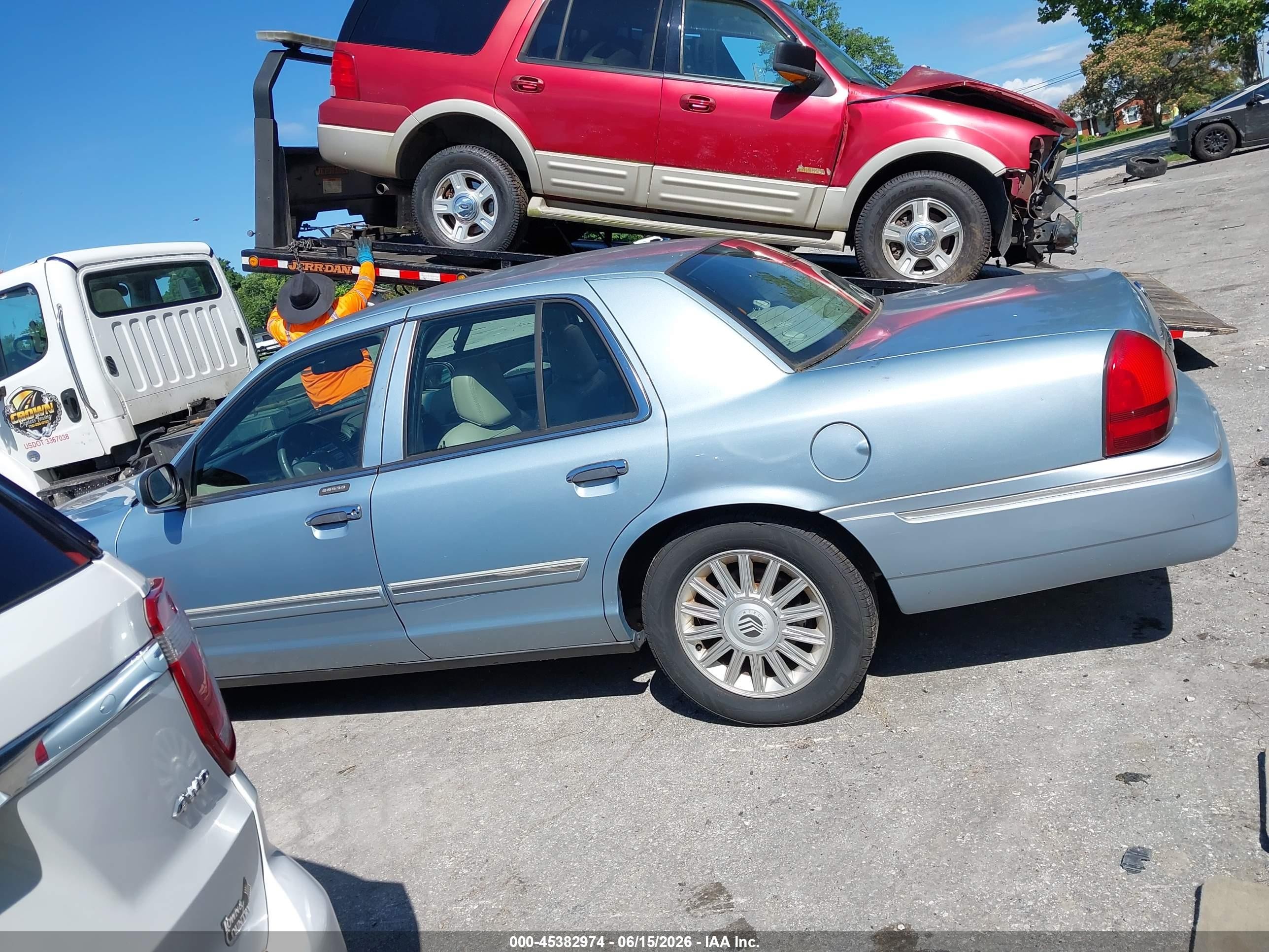 2009 Mercury Grand Marquis Ls (fleet Only) Light Blue vin: 2MEHM75V19X625055