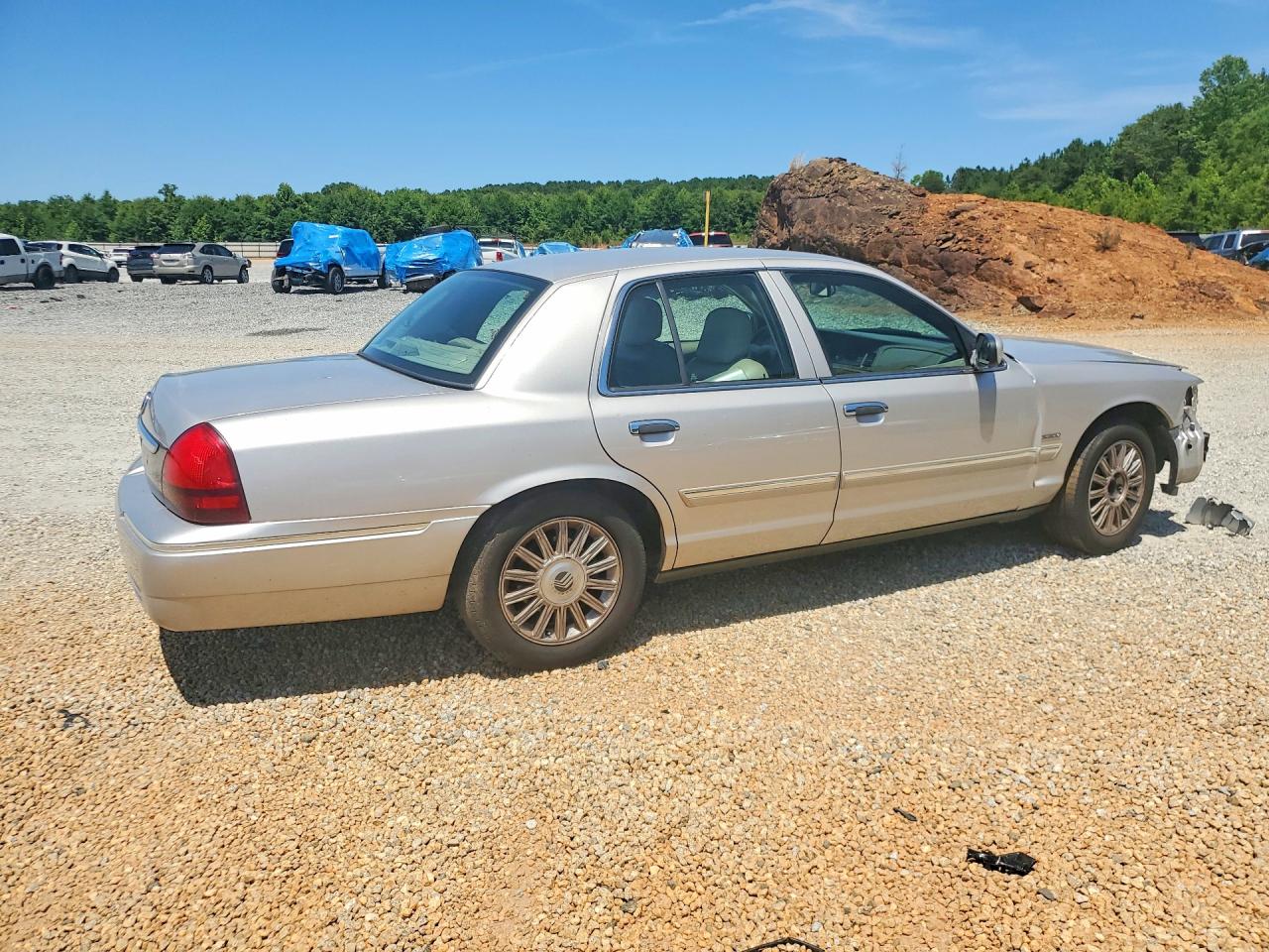 2009 Mercury Grand Marquis Ls Silver vin: 2MEHM75V29X618275