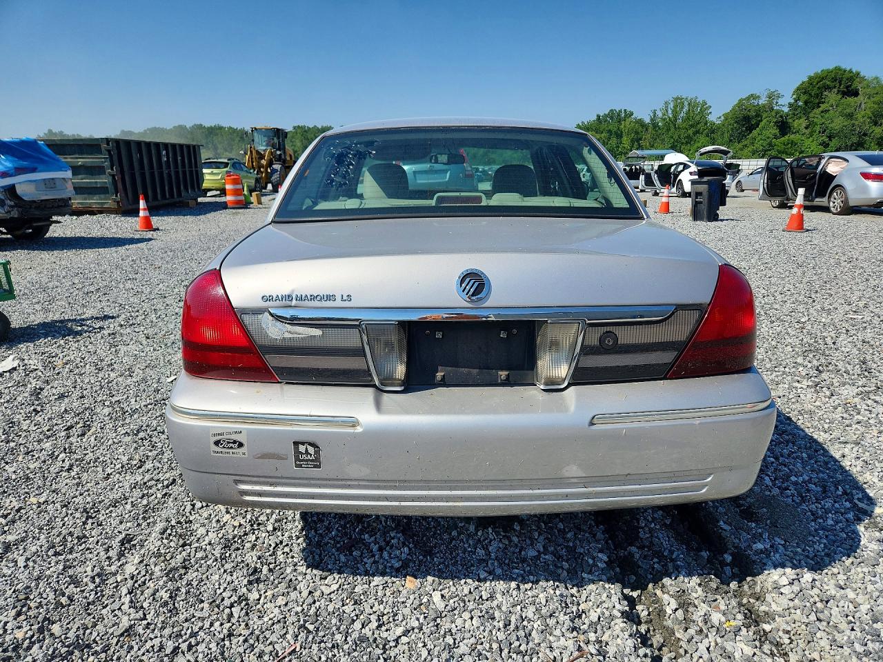 2009 Mercury Grand Marquis Ls Silver vin: 2MEHM75V29X618275
