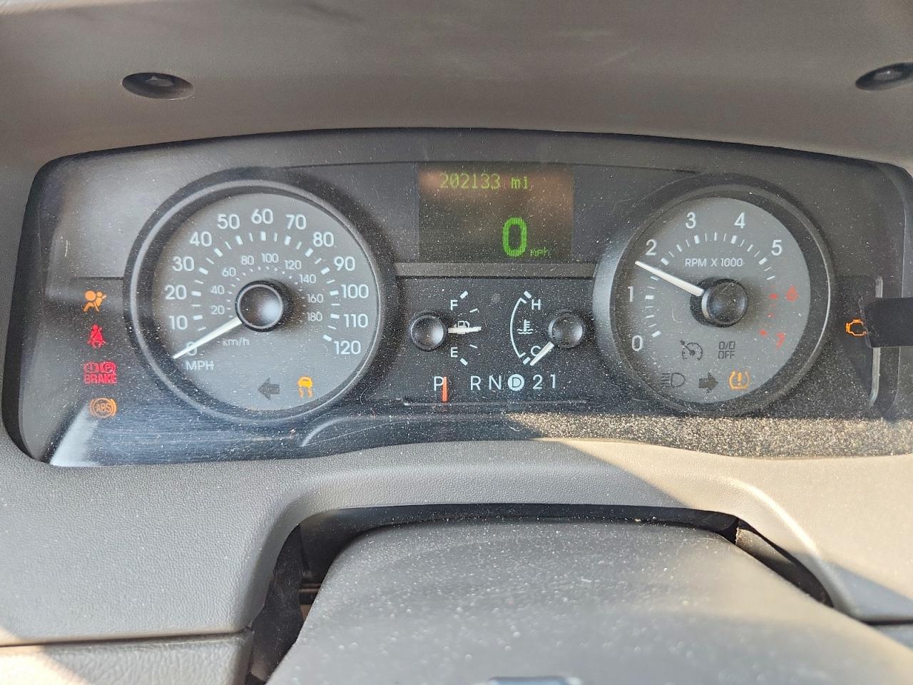 2009 Mercury Grand Marquis Ls Silver vin: 2MEHM75V29X618275
