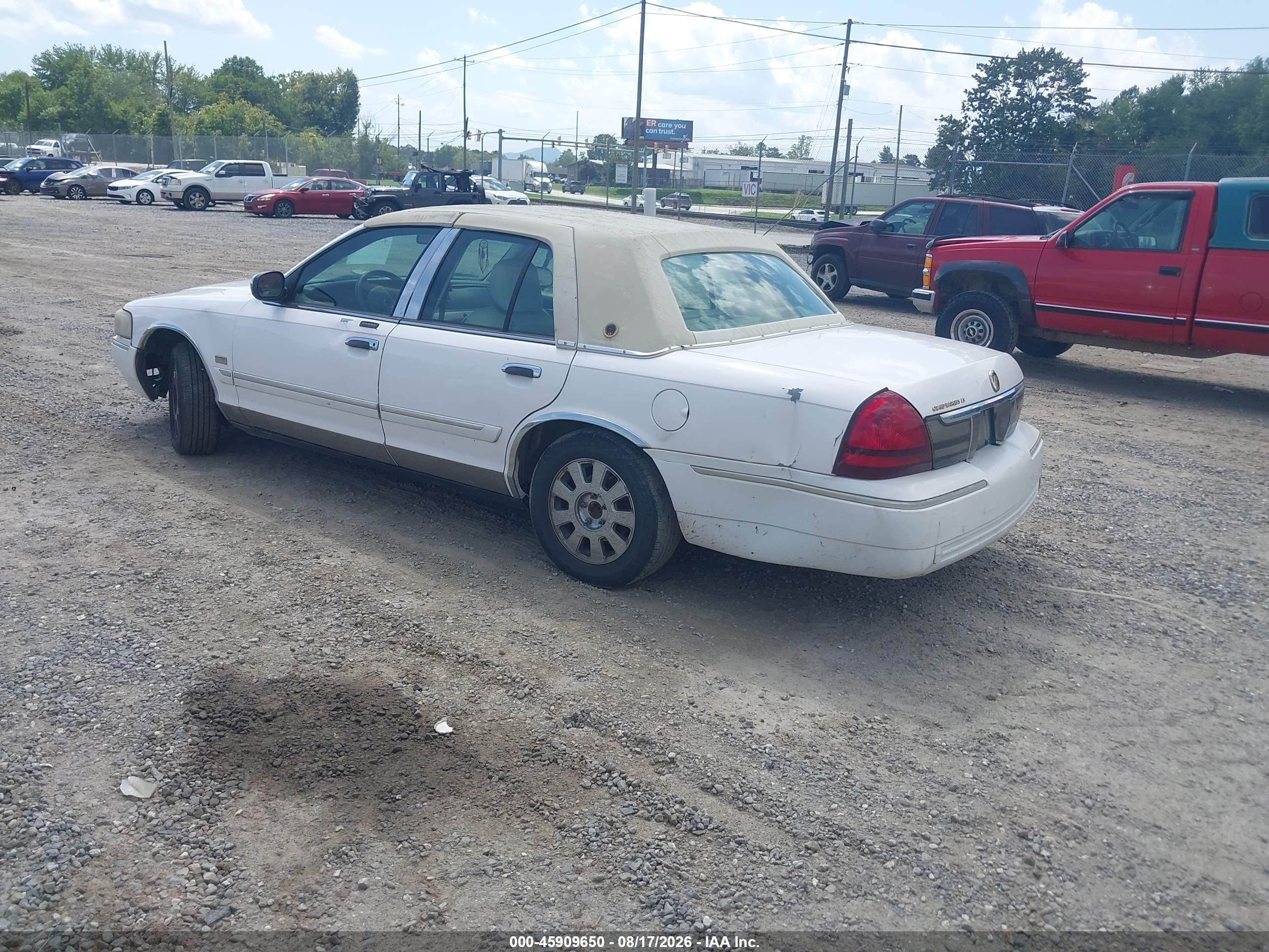 2007 Mercury Grand Marquis Ls White vin: 2MEHM75V37X605015