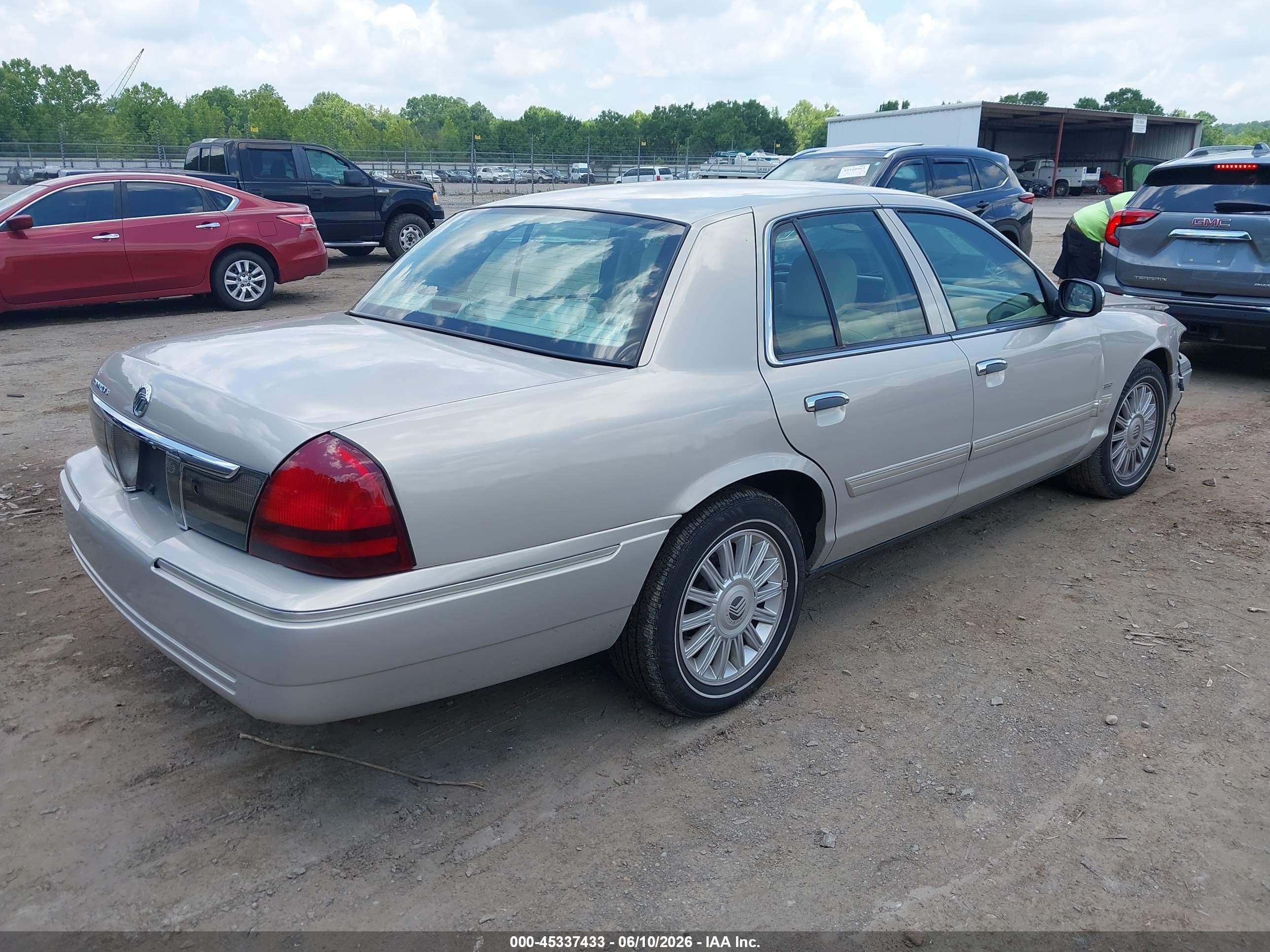 2009 Mercury Grand Marquis Ls (fleet Only) Silver vin: 2MEHM75V39X611495