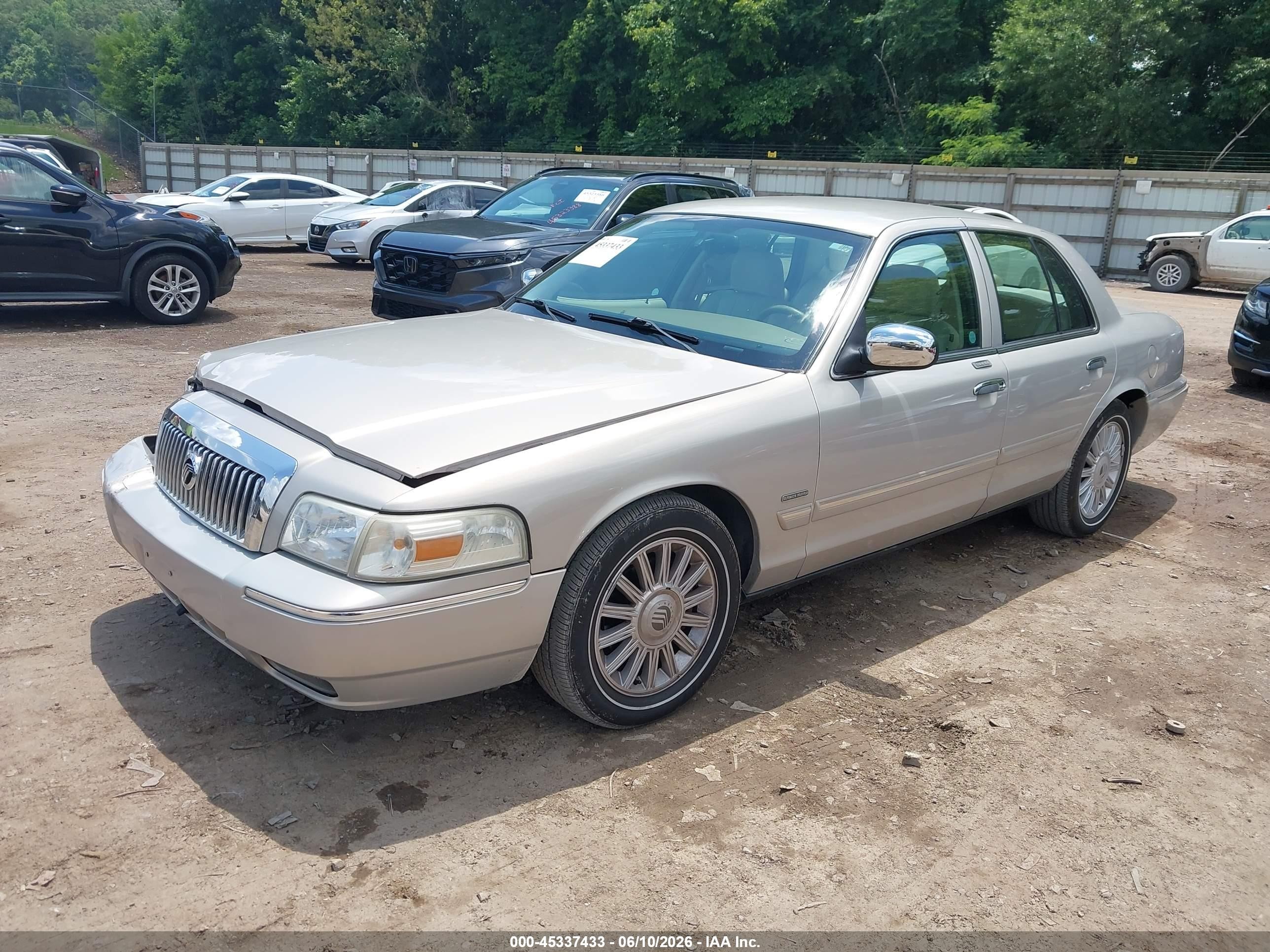 2009 Mercury Grand Marquis Ls (fleet Only) Silver vin: 2MEHM75V39X611495