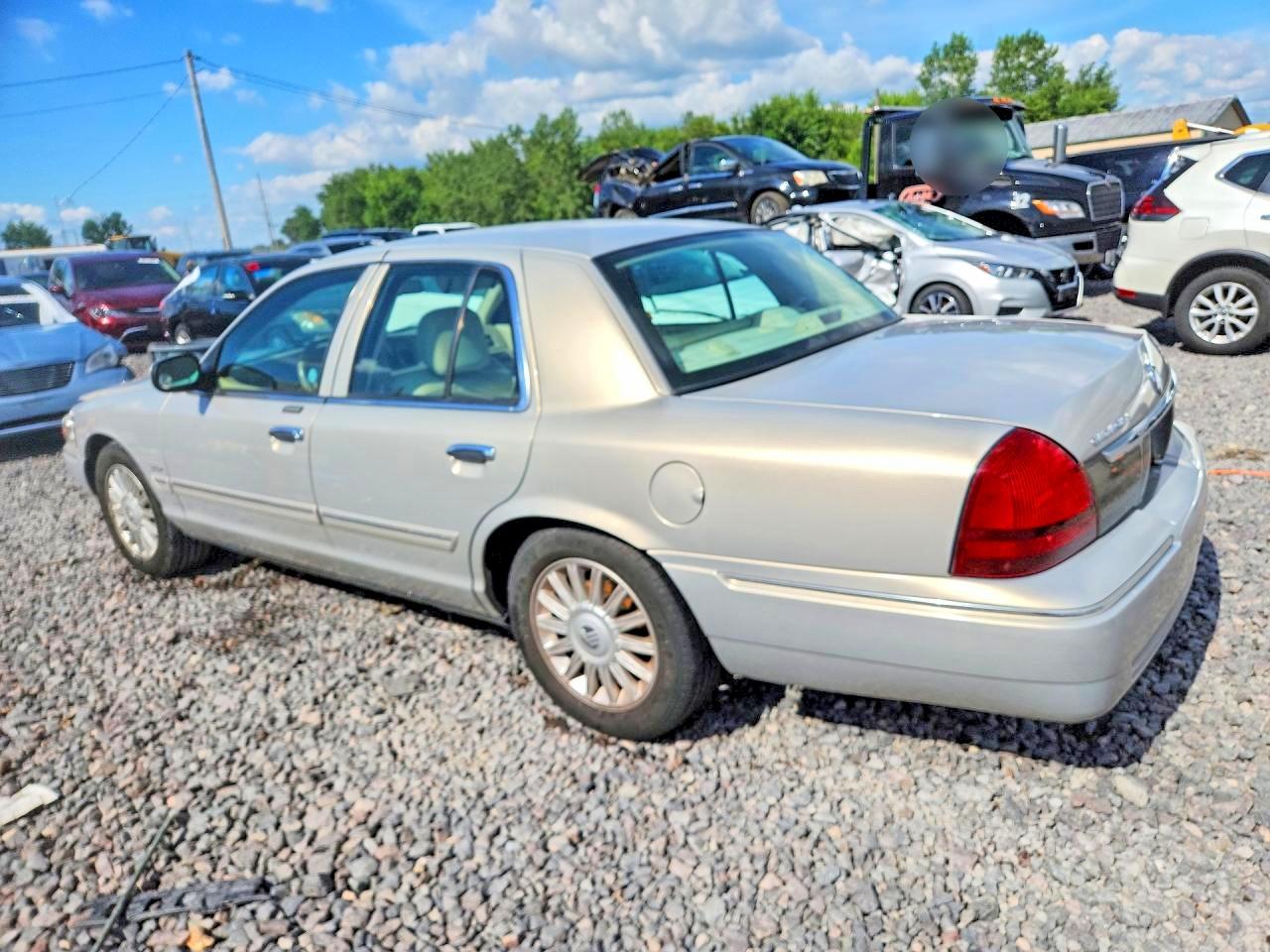 2009 Mercury Grand Marquis Ls Beige vin: 2MEHM75V39X612212