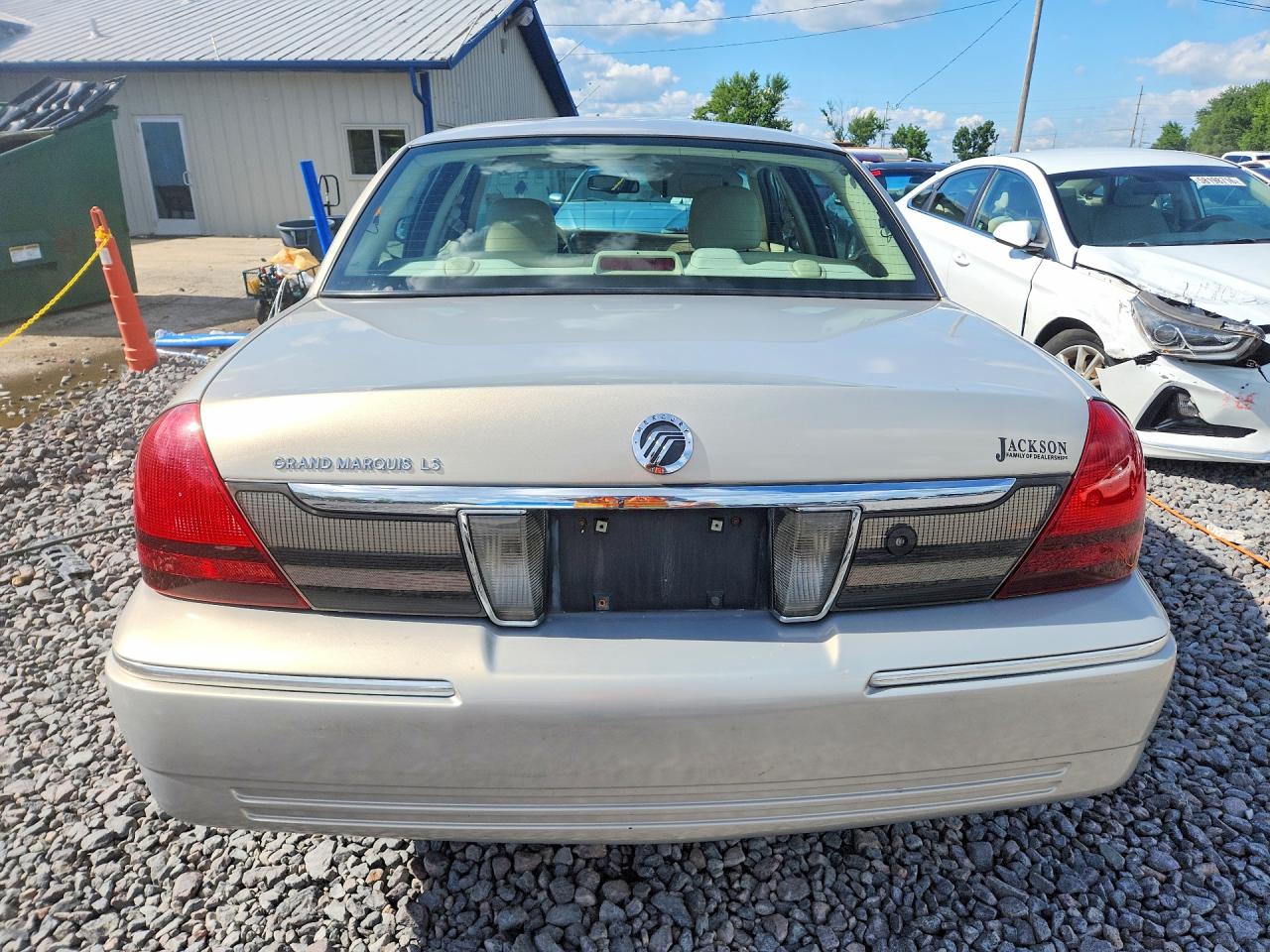 2009 Mercury Grand Marquis Ls Beige vin: 2MEHM75V39X612212